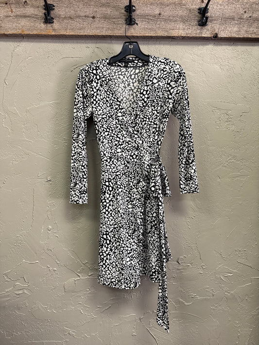 BANANA REPUBLIC PRINT WRAP DRESS (org$99)