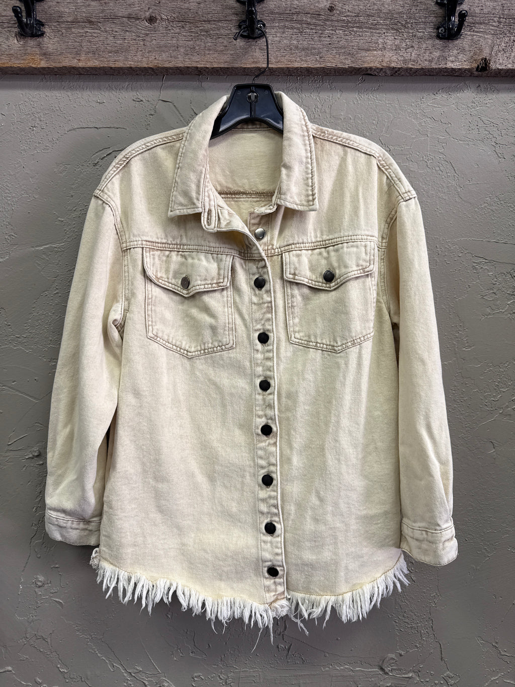 FRAYED HEM DENIM SHACKET