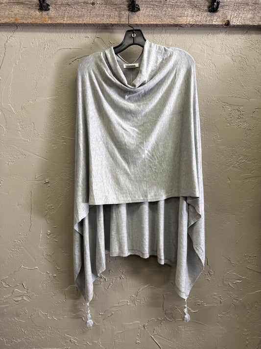 NWOT SHIRALEAH PONCHO