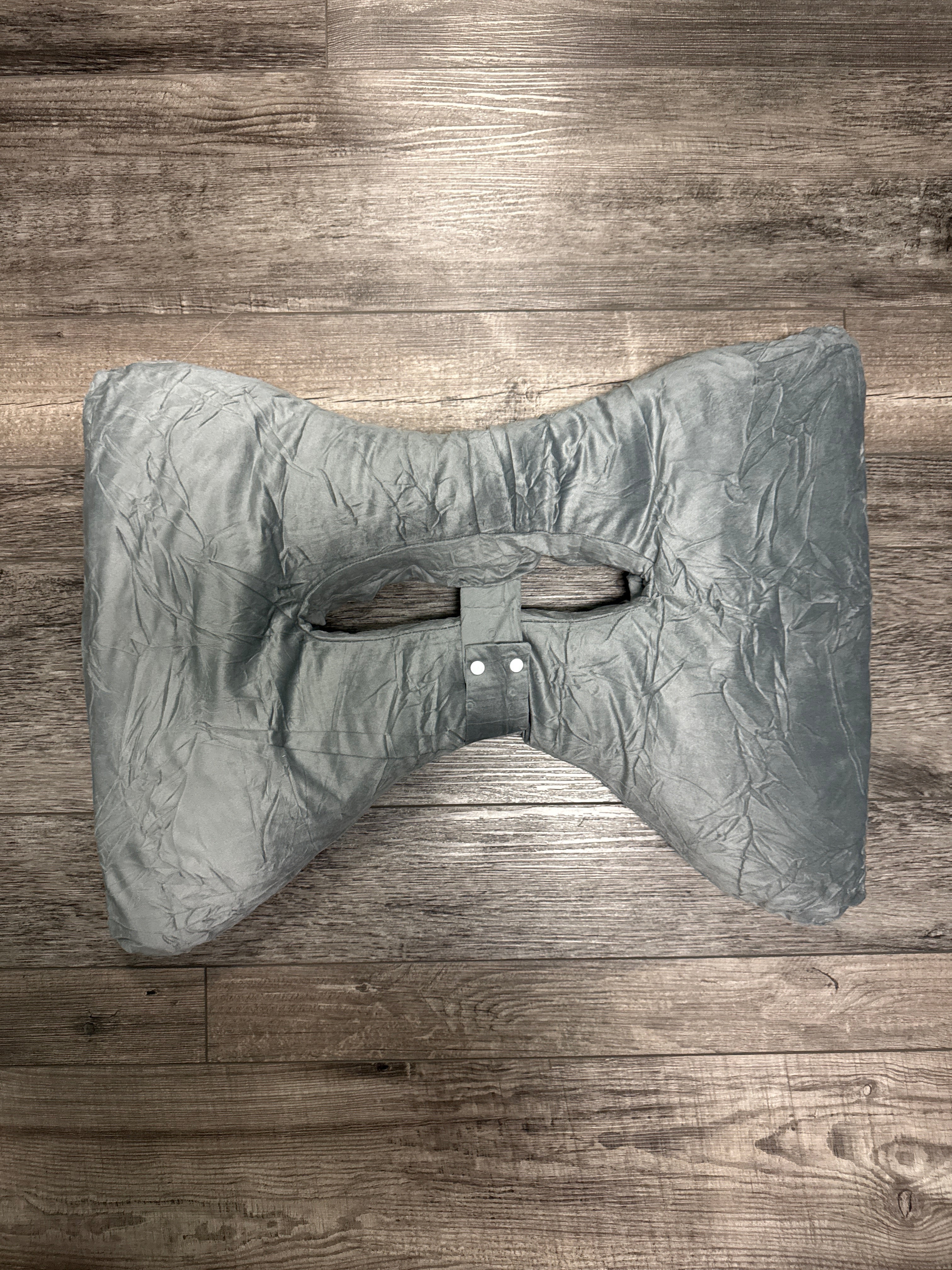 NWOT EAR PILLOW w CASE