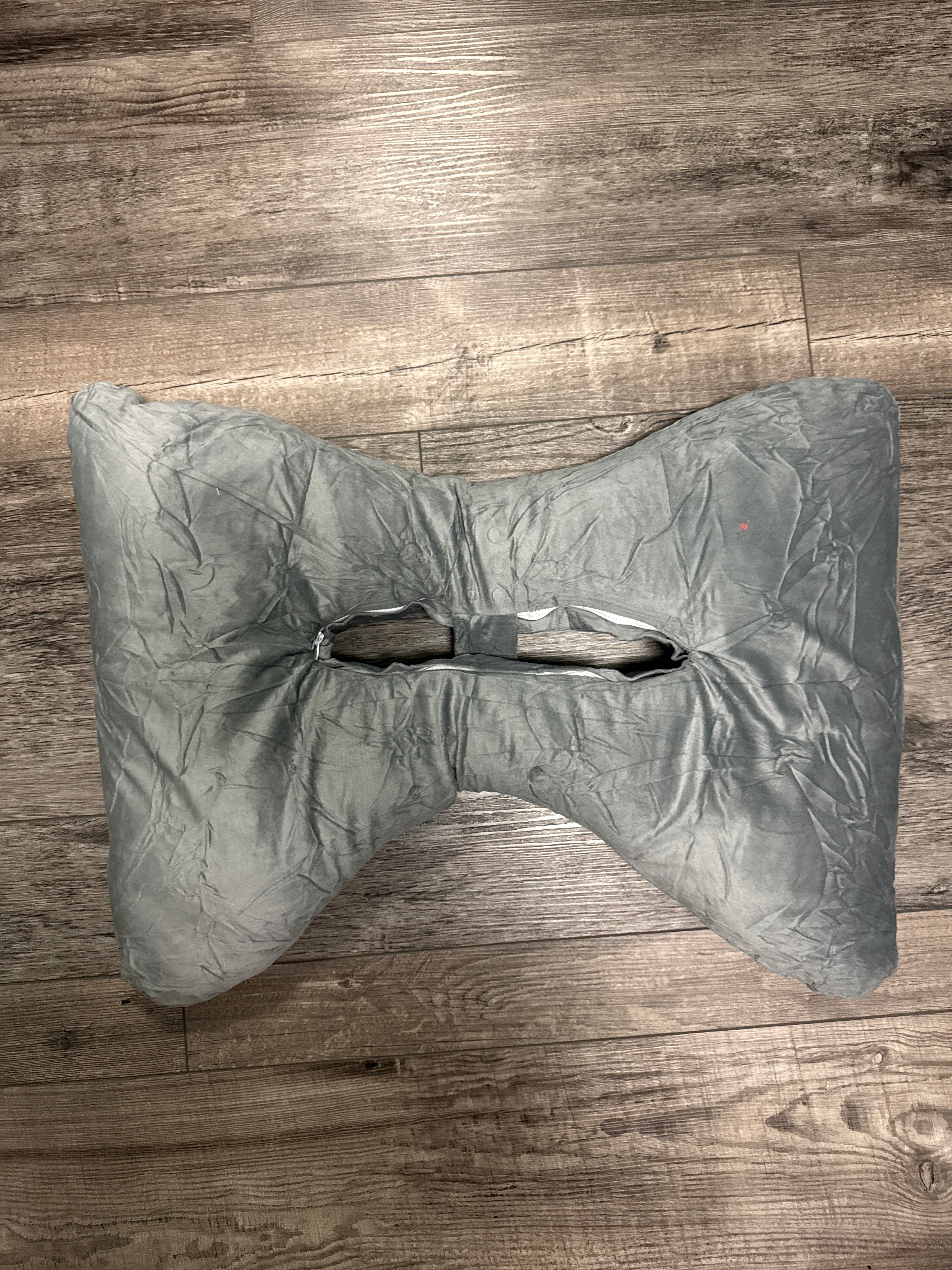 NWOT EAR PILLOW w CASE