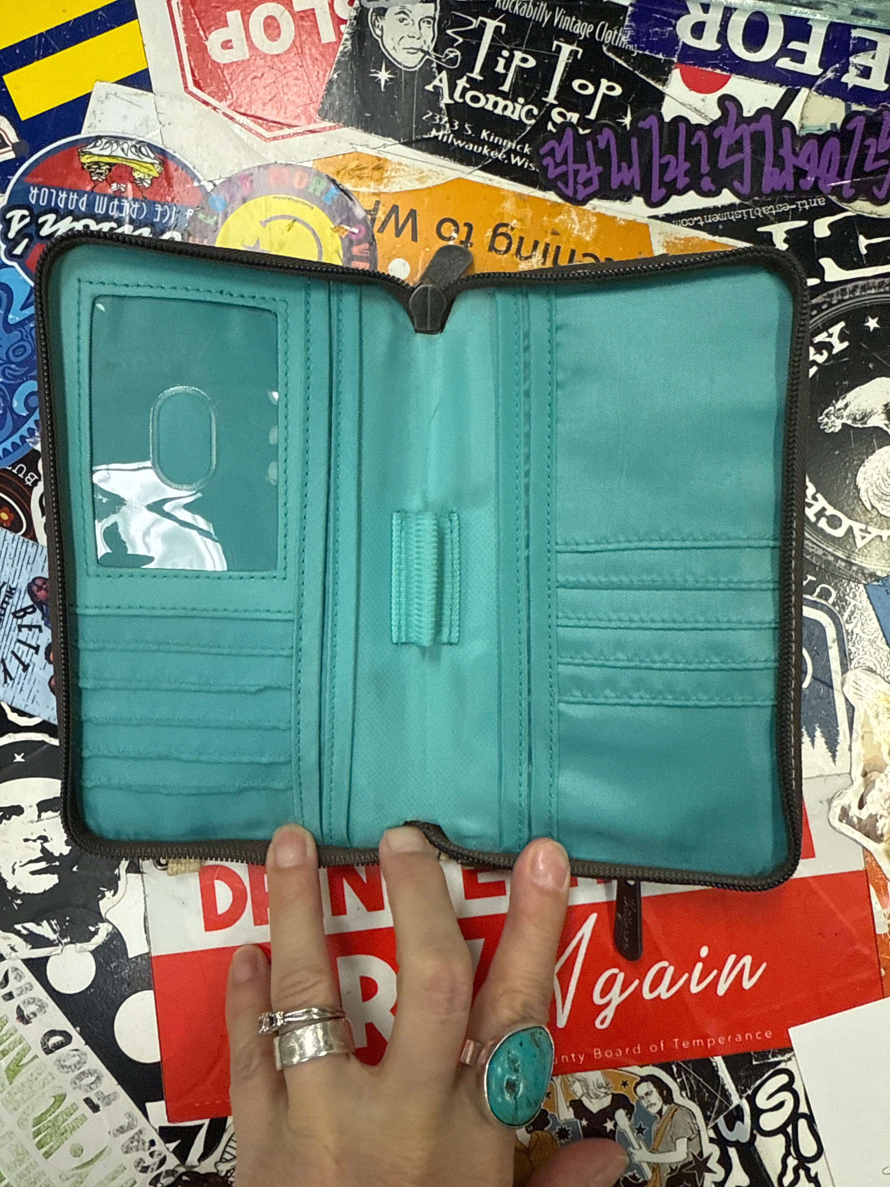 THIRTY-ONE WALLET