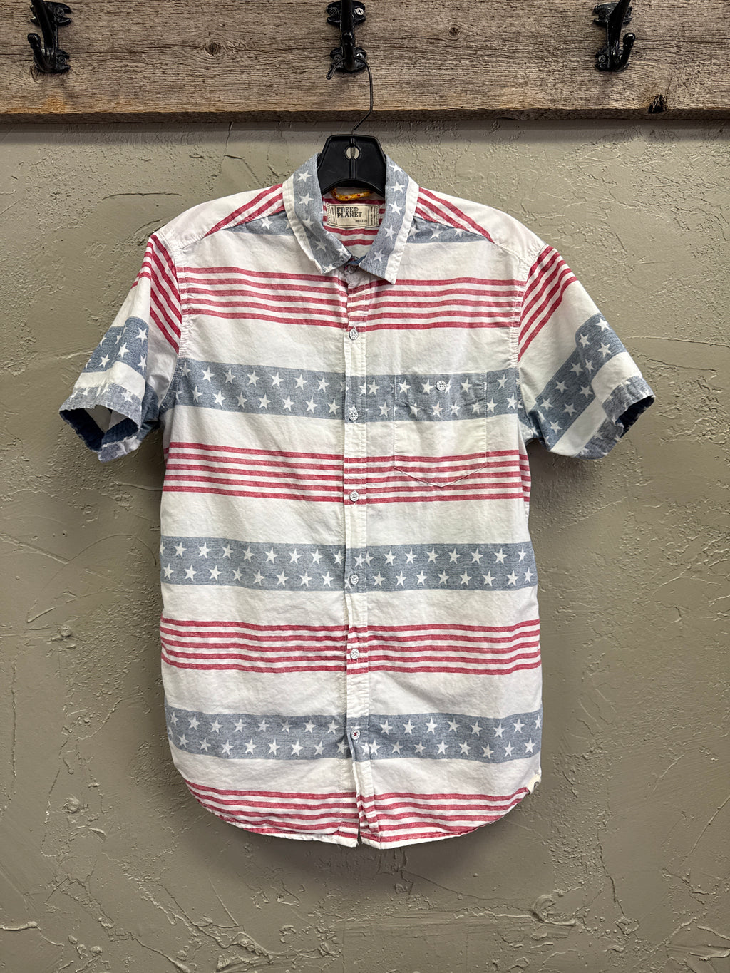 FREE PLANET SHORT SLEEVE SHIRT