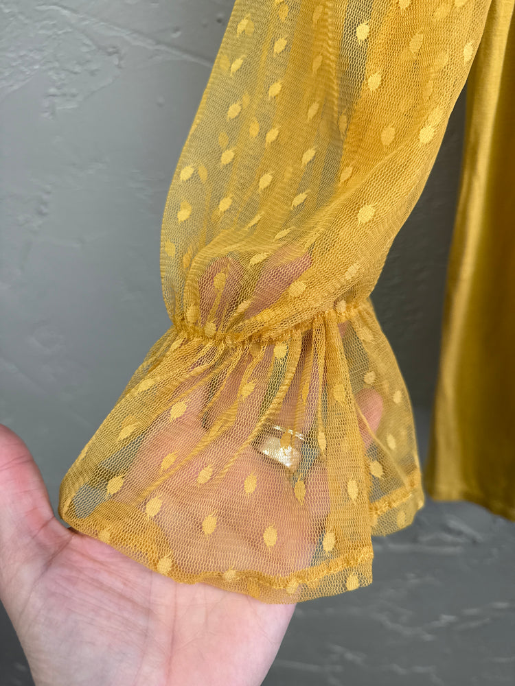 NWOT KATE & MALLORY RUFFLED BLOUSE