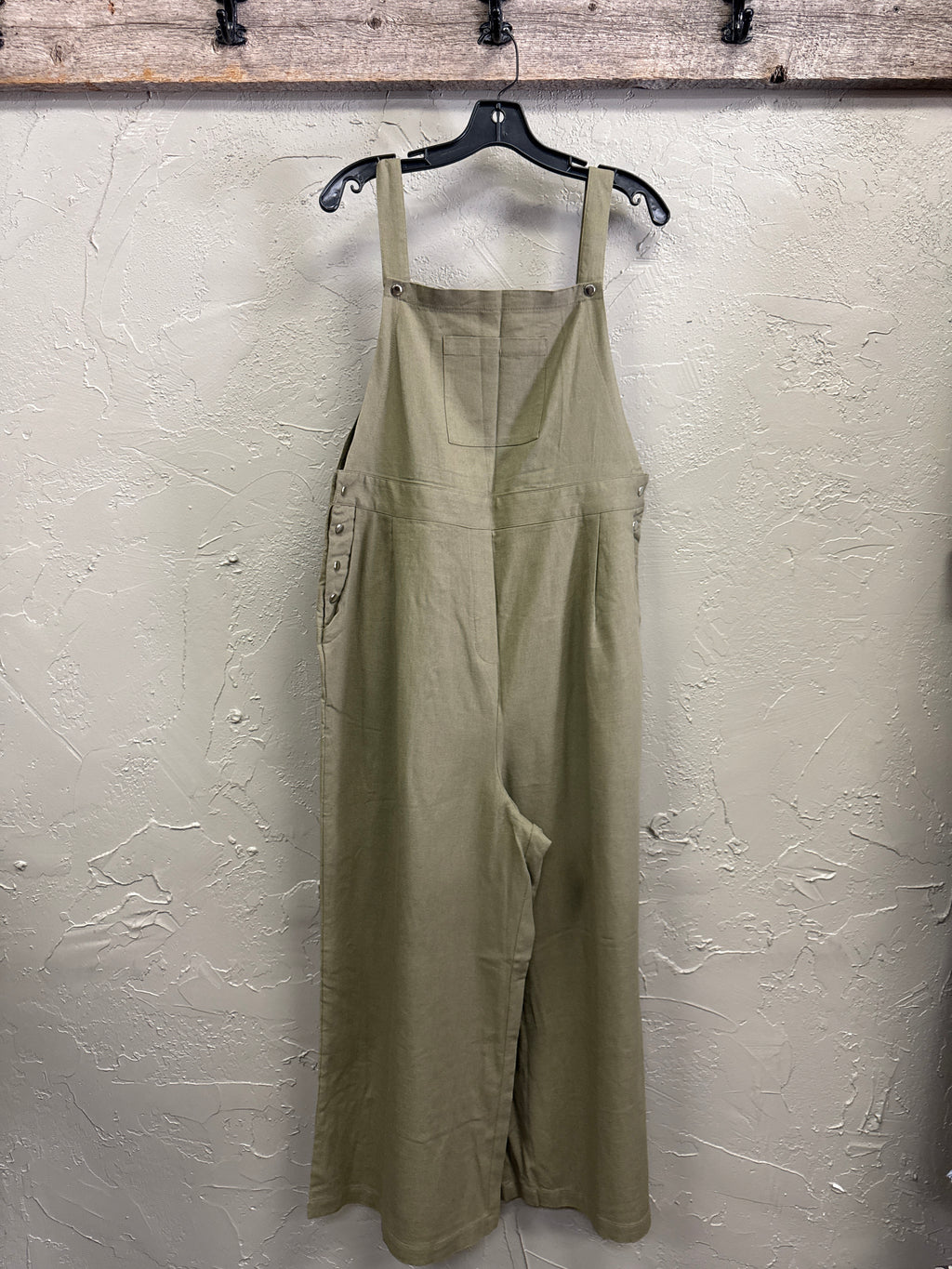 NWOT Indigo Thread Crop Bibs (org$70)
