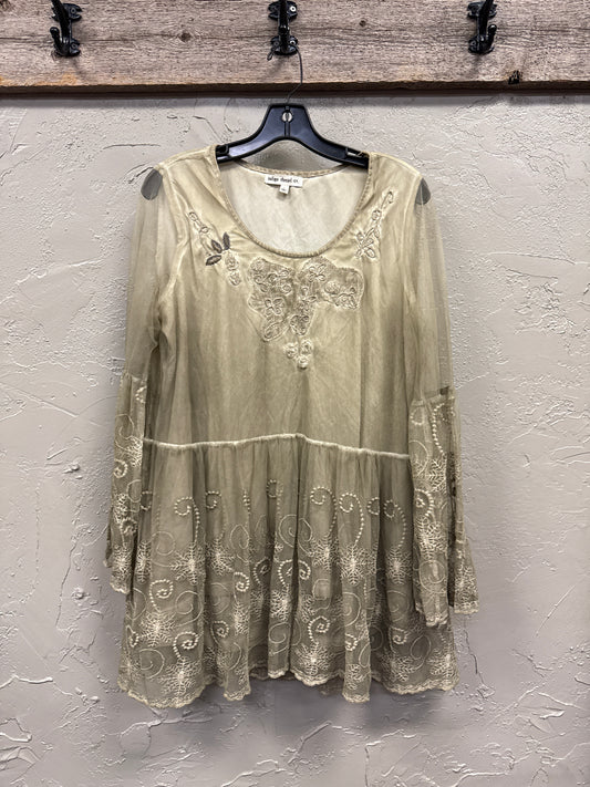 NWOT INDIGO THREAD TUNIC TOP