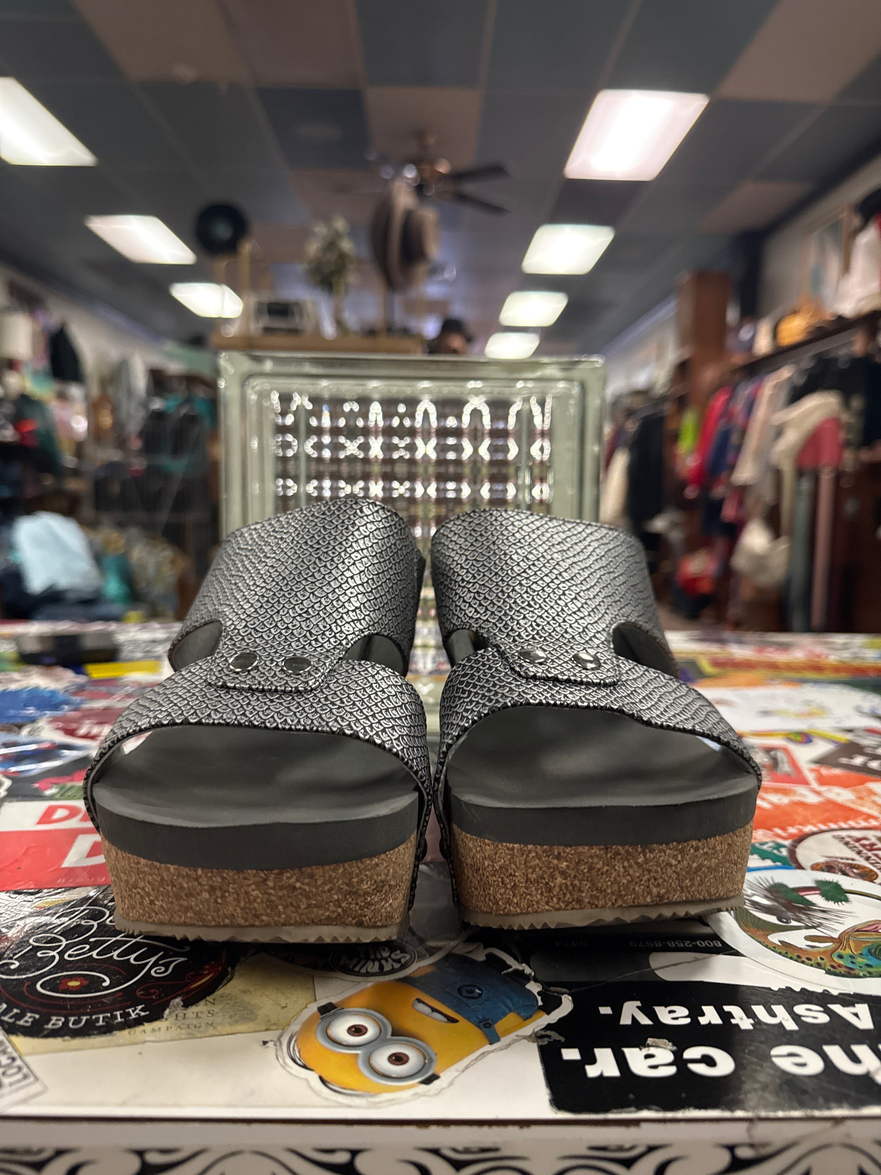 VOLATILE WEDGE SANDAL