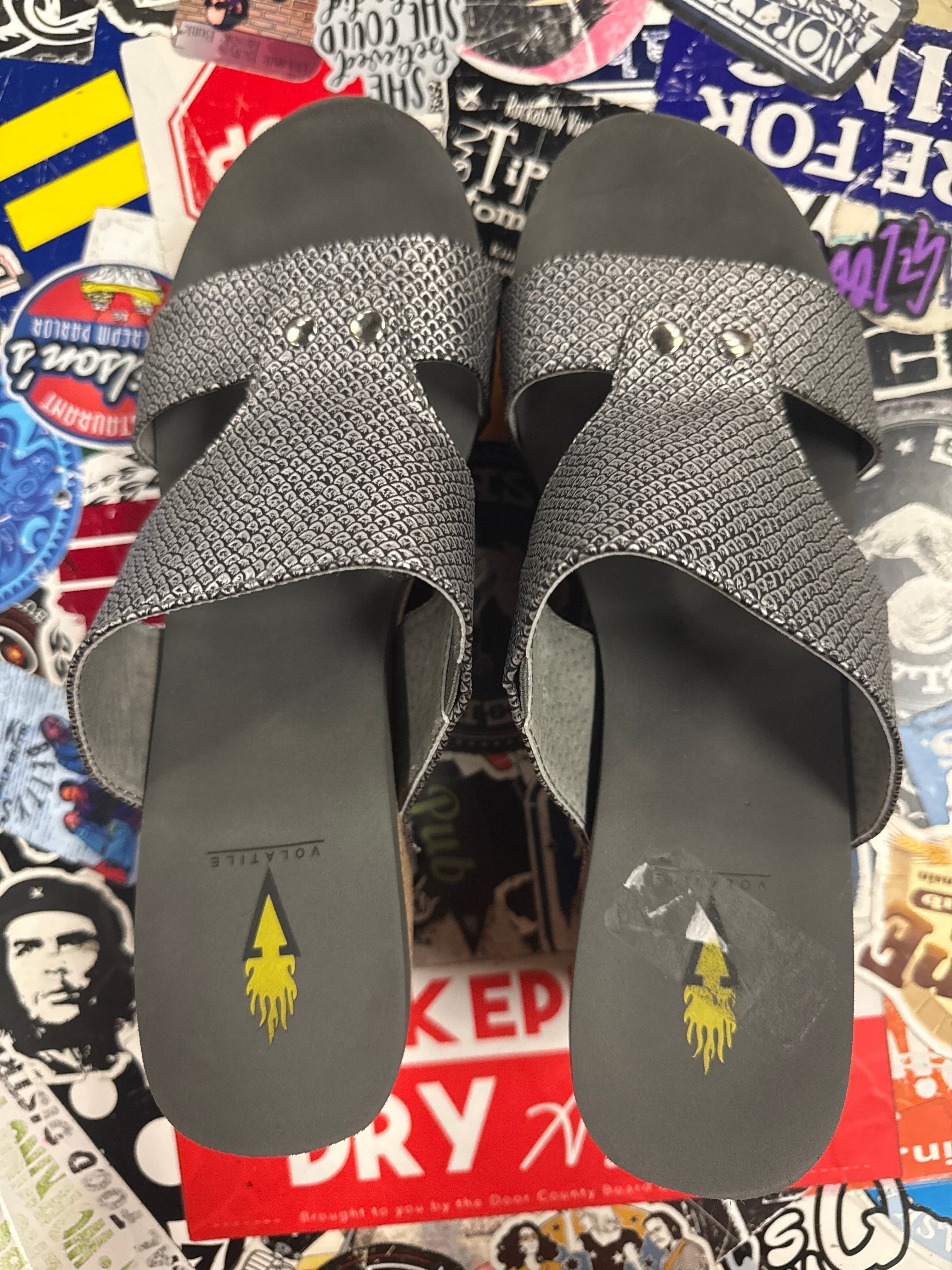 VOLATILE WEDGE SANDAL