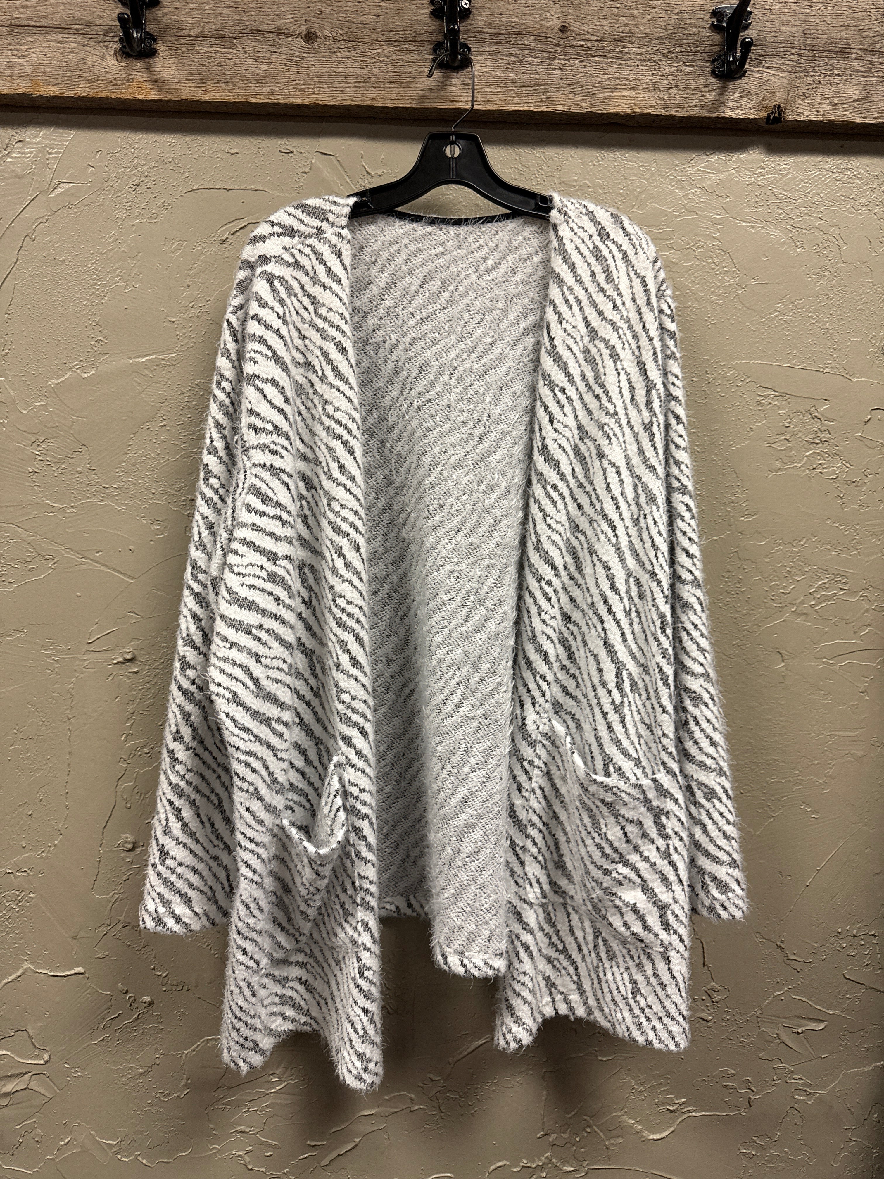 *ZEBRA STRIPED CARDIGAN