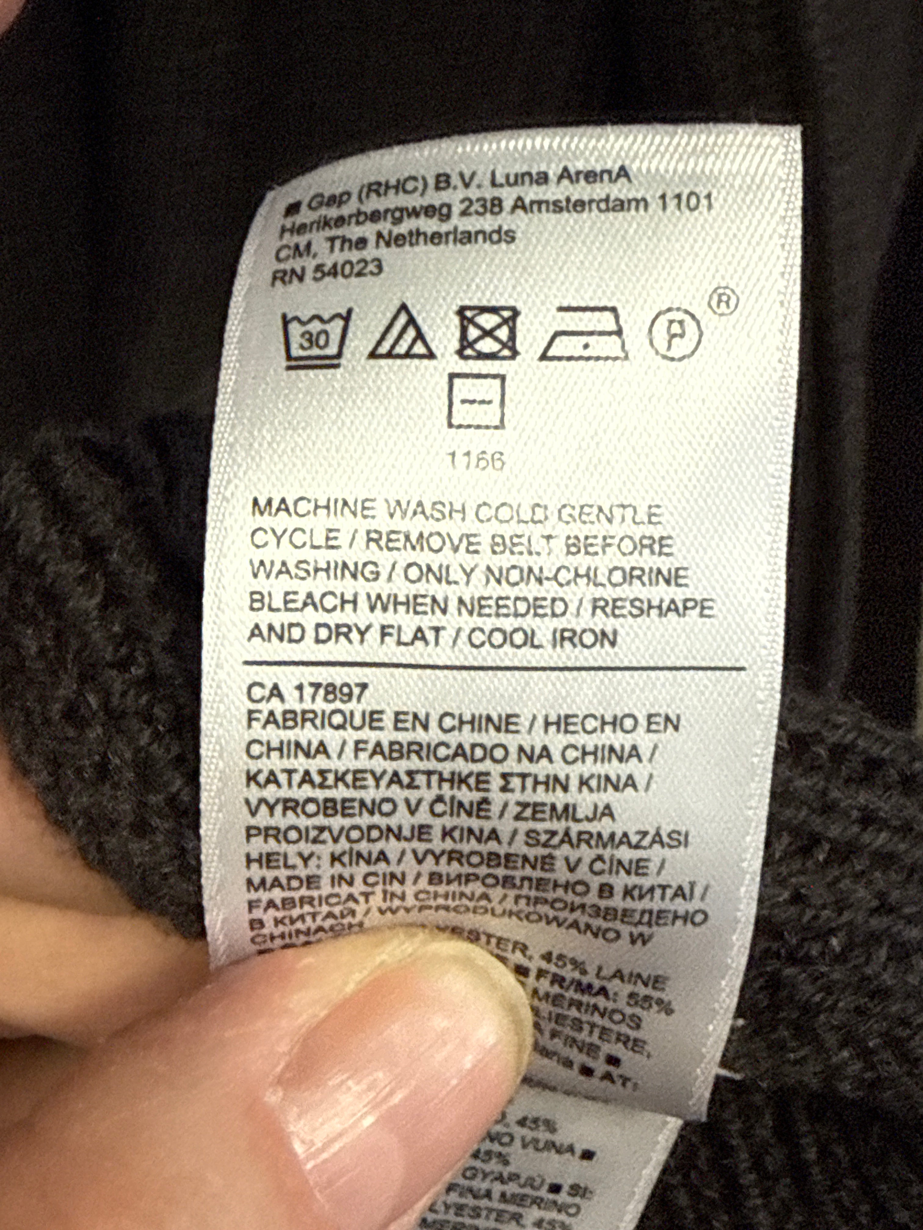 NWT ATHLETA SCENIC WRAP (org$149)