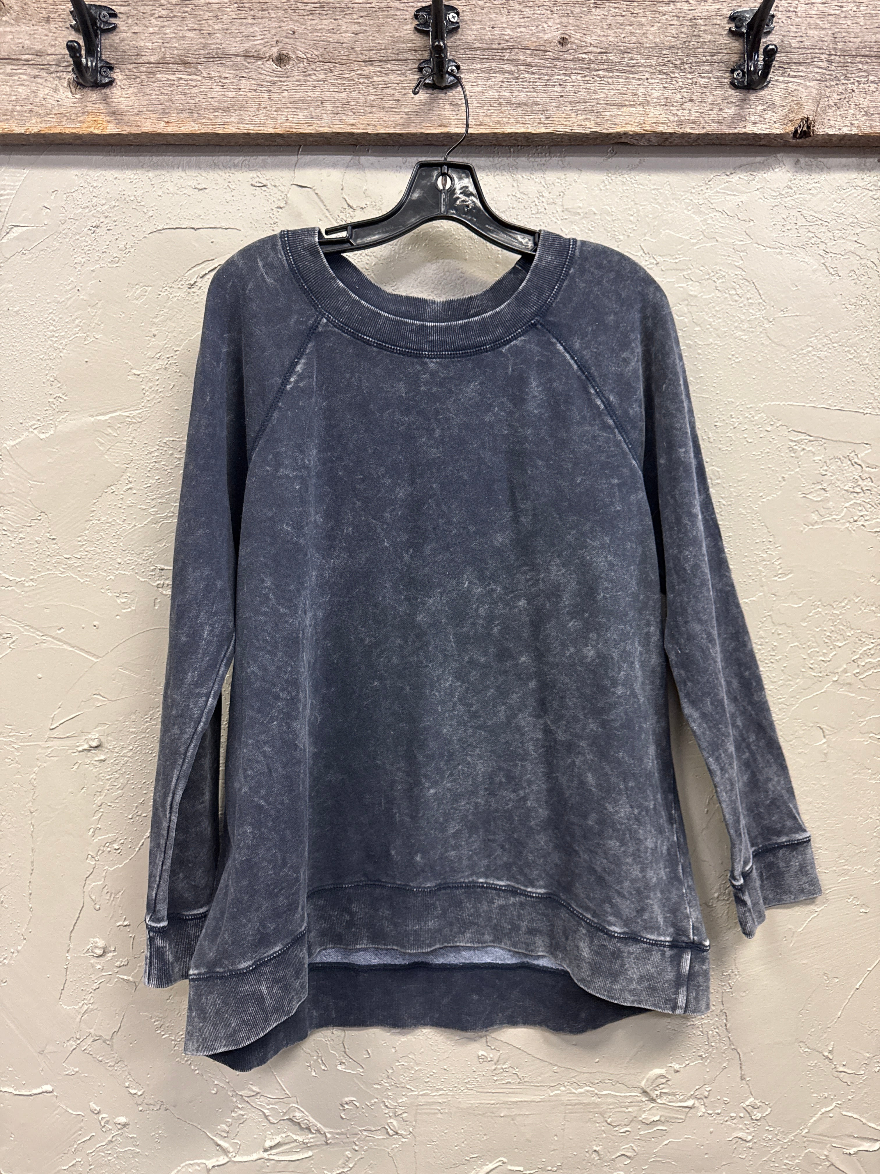 NWT LIVI CREWNECK SWEATSHIRT