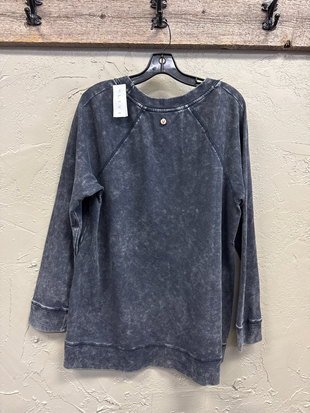 NWT LIVI CREWNECK SWEATSHIRT
