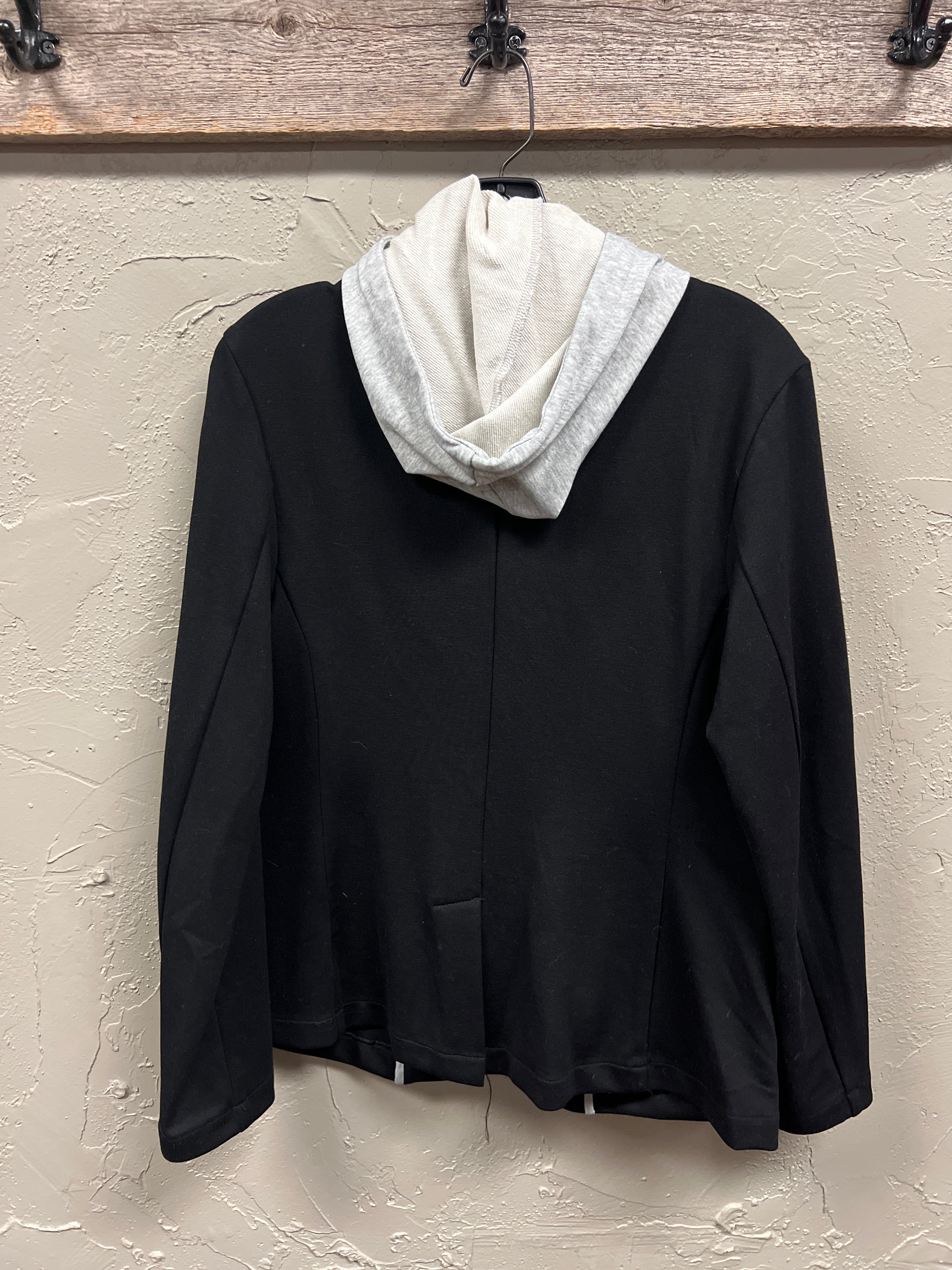 TAHARI HOODIE BLAZER