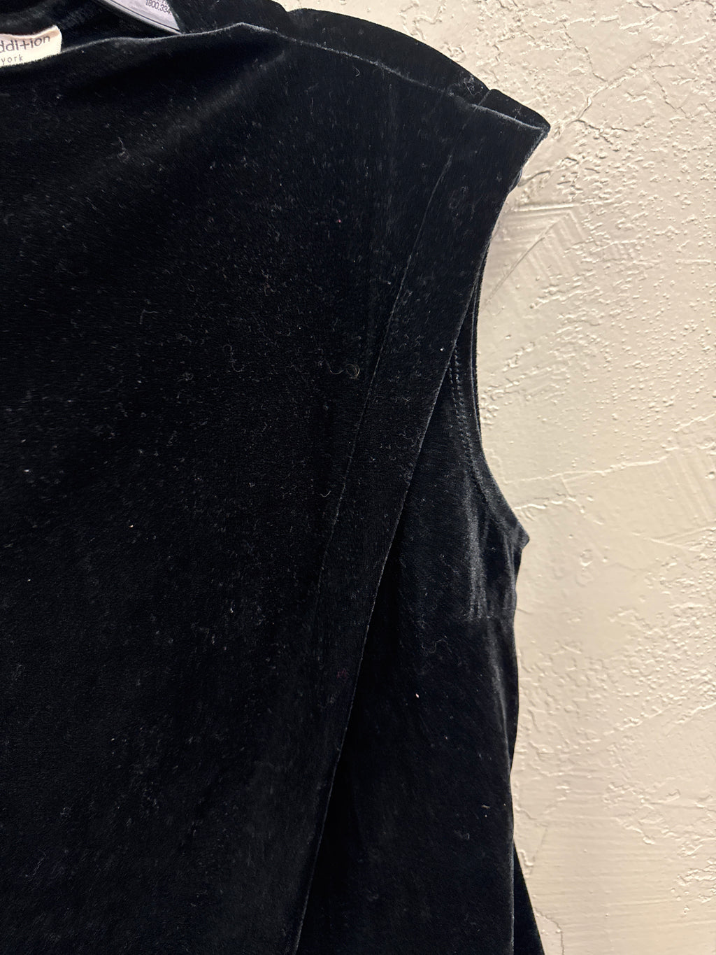 NWT LUXE ADDITION VELVET TOP