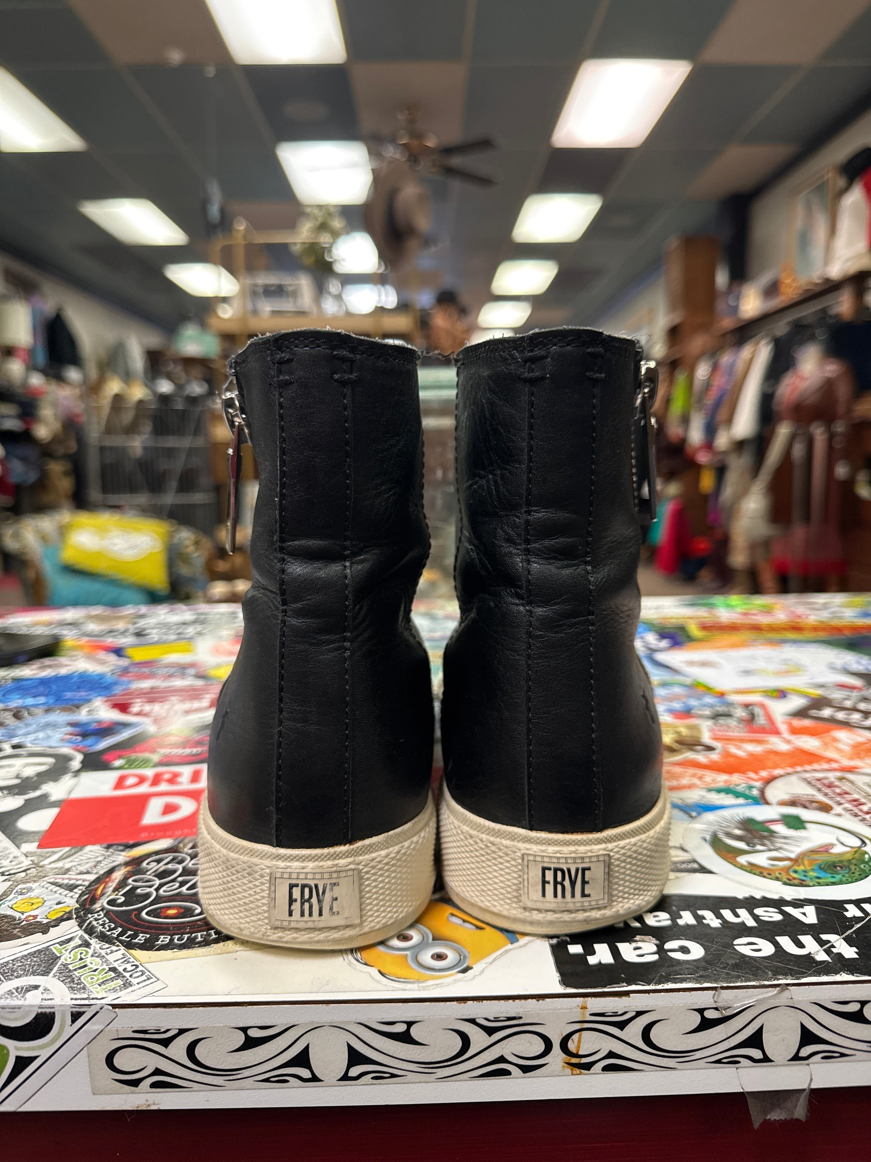 FRYE GIA LUG ZIP SNEAKER (org$258)