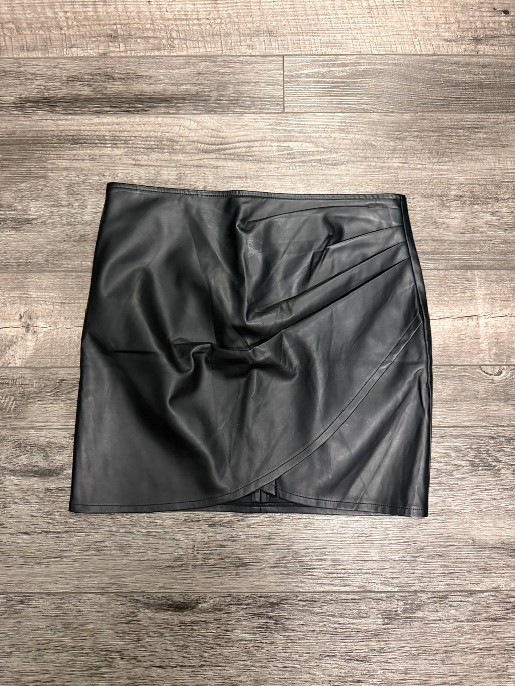 SHINESTAR VEGAN LEATHER MINI SKIRT