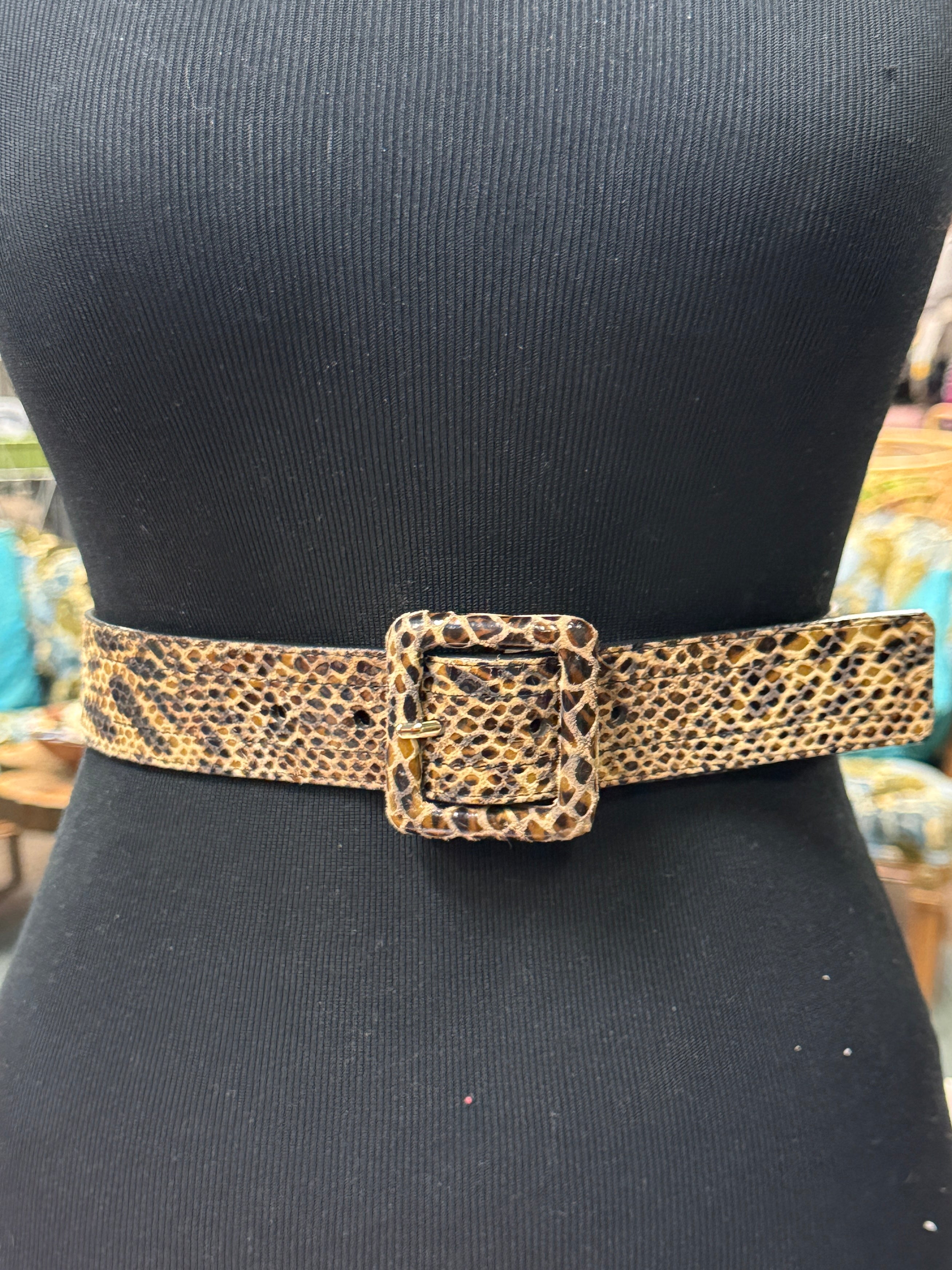 ANN KLEIN LEATHER BELT