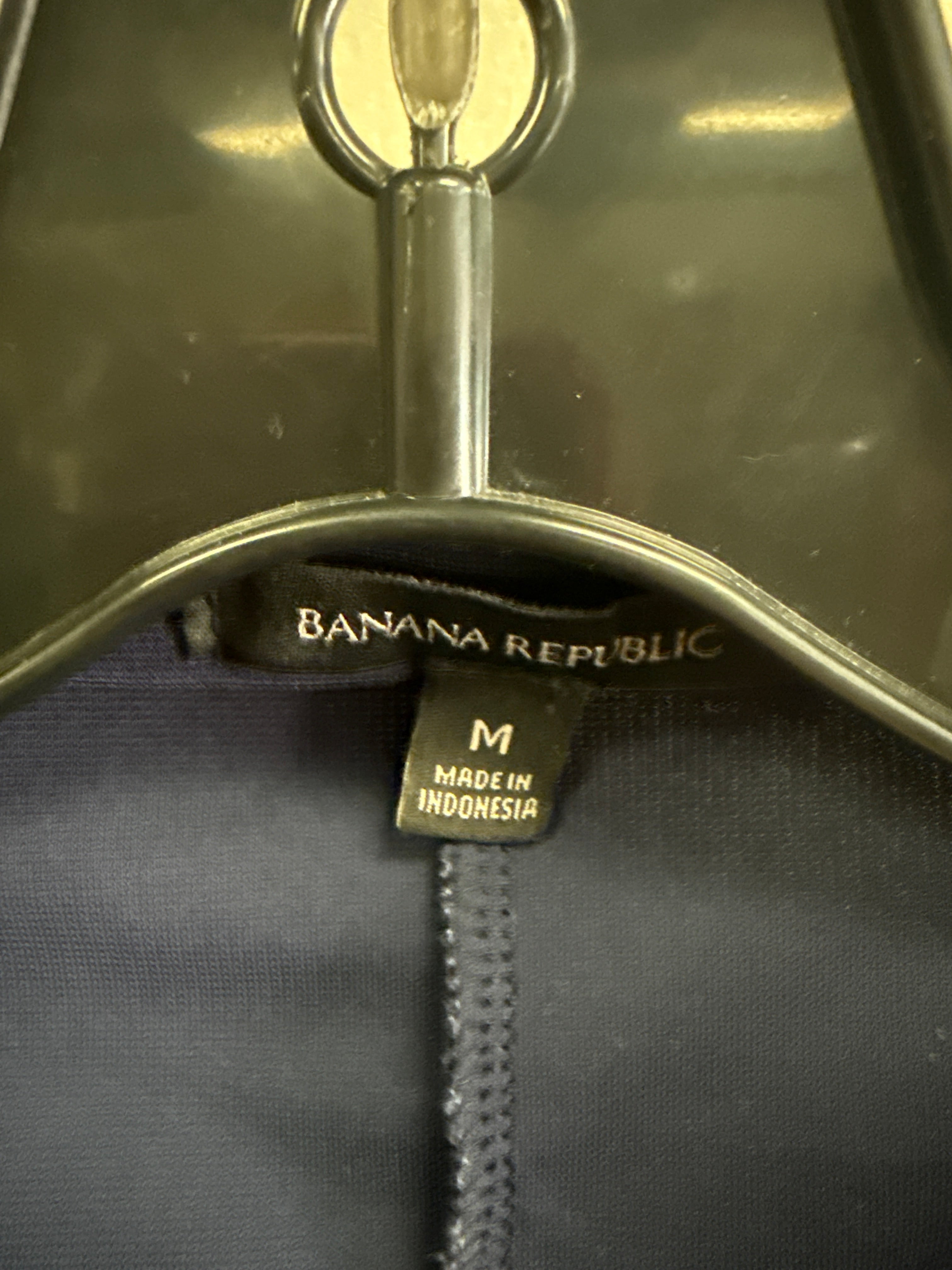 BANANA REPUBLIC TWIST FRONT TOP