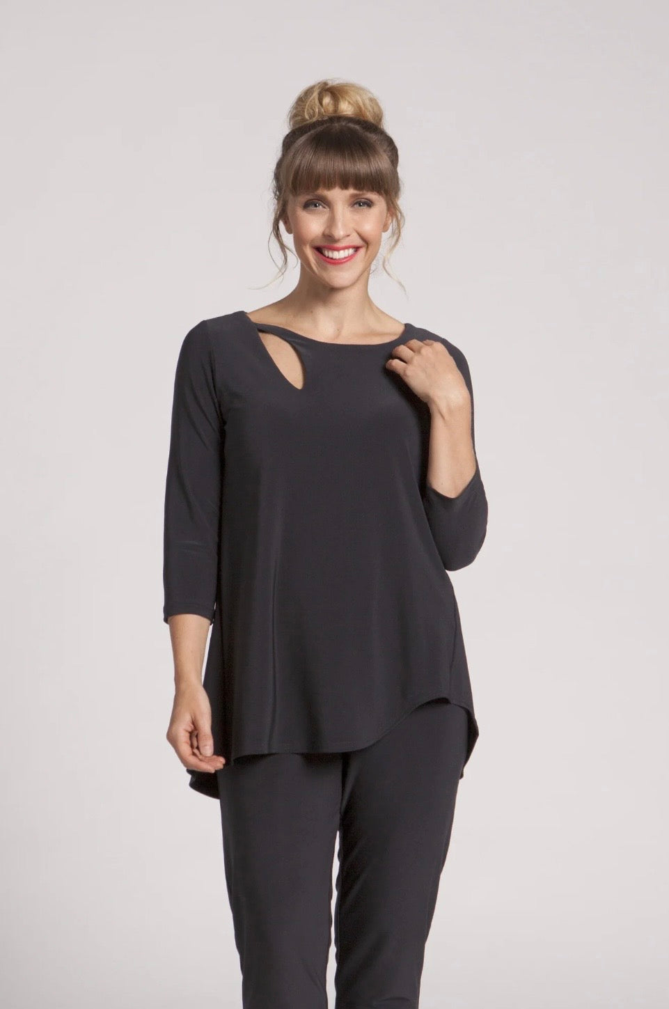 SYMPLI CUTOUT TUNIC (org$149)