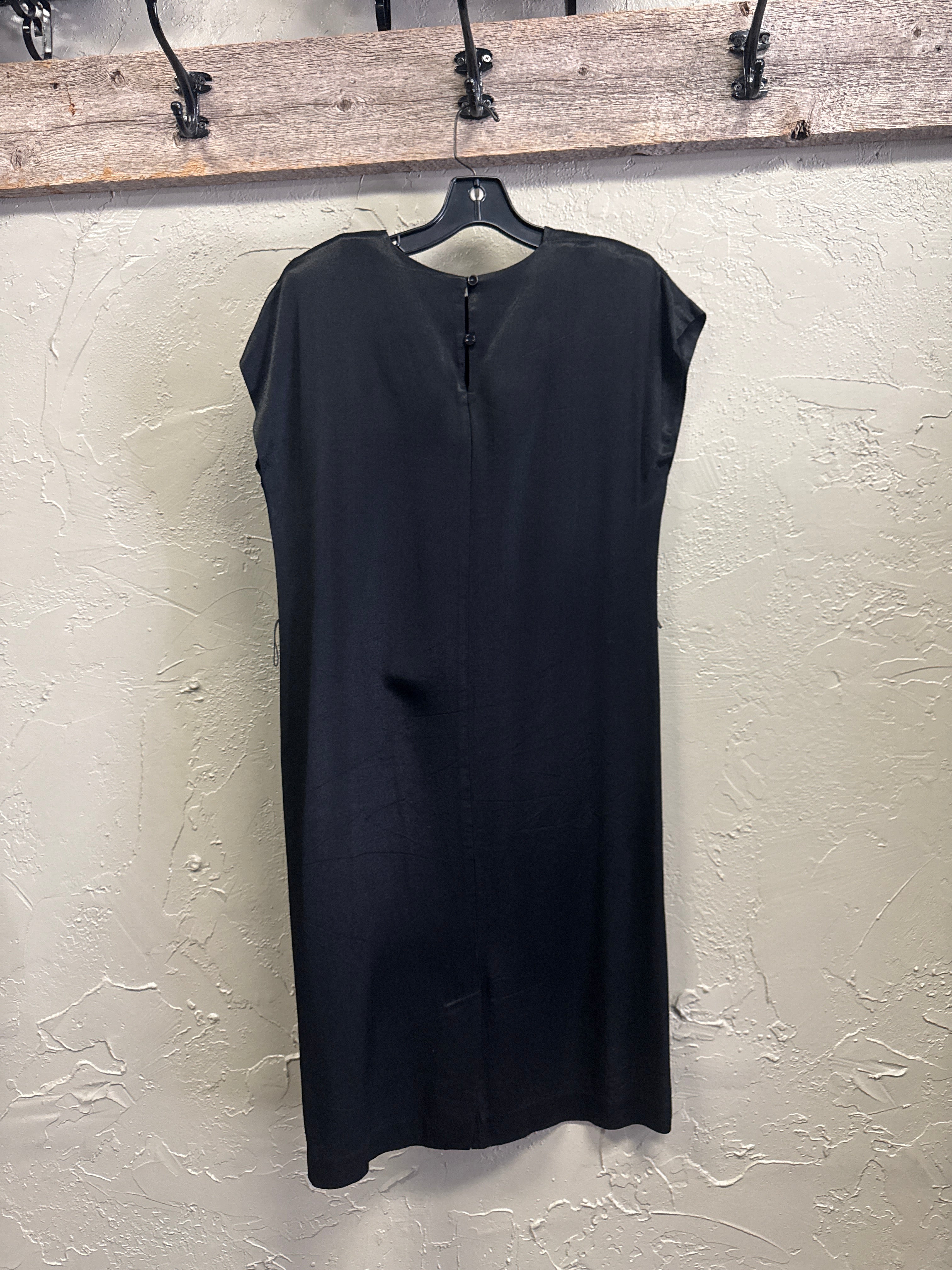 MINIMALIST BLACK MIDI DRESS