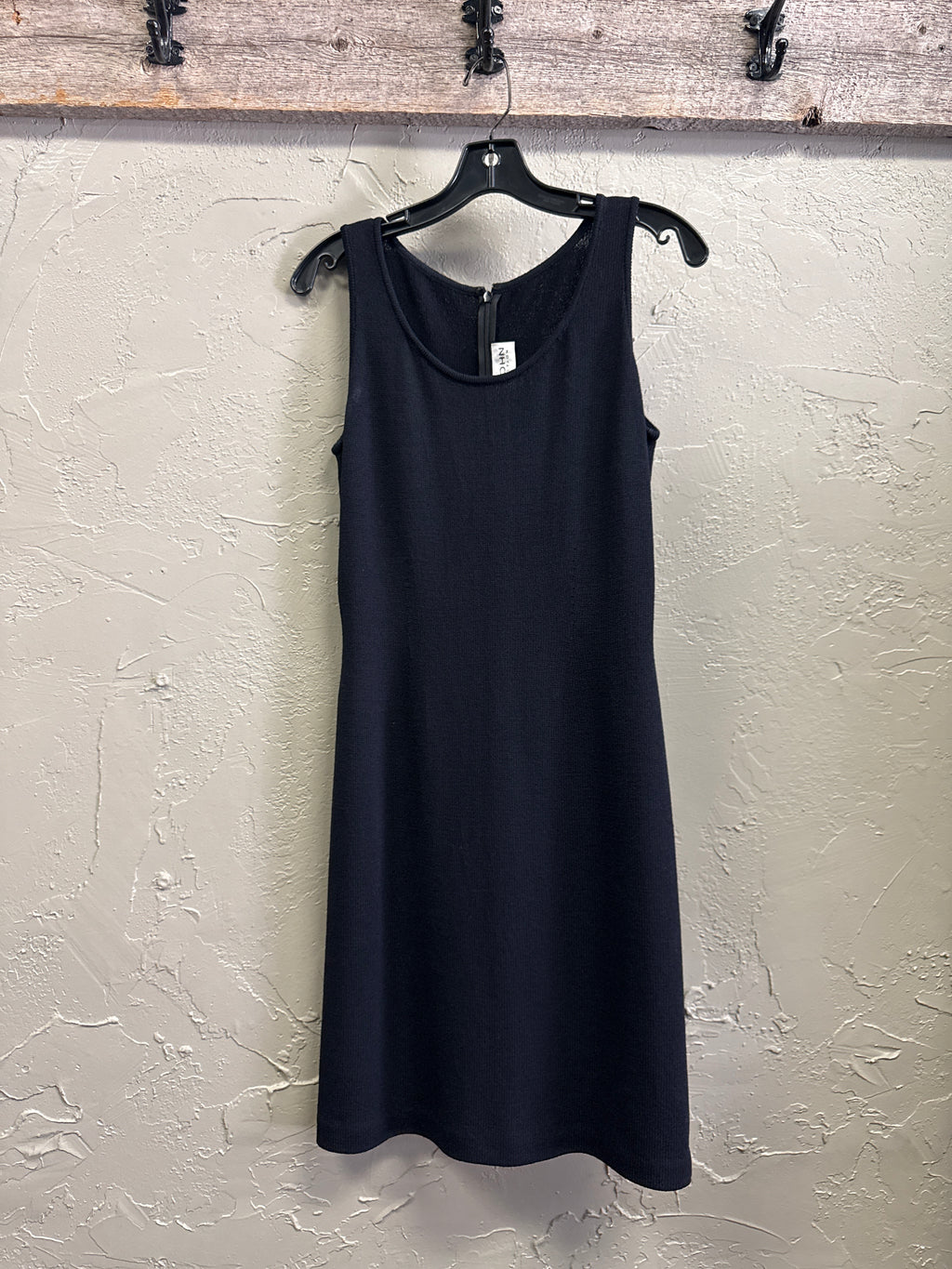 2007 ST. JOHN RESORT COLLECTION SCOOP NECK SHEATH DRESS