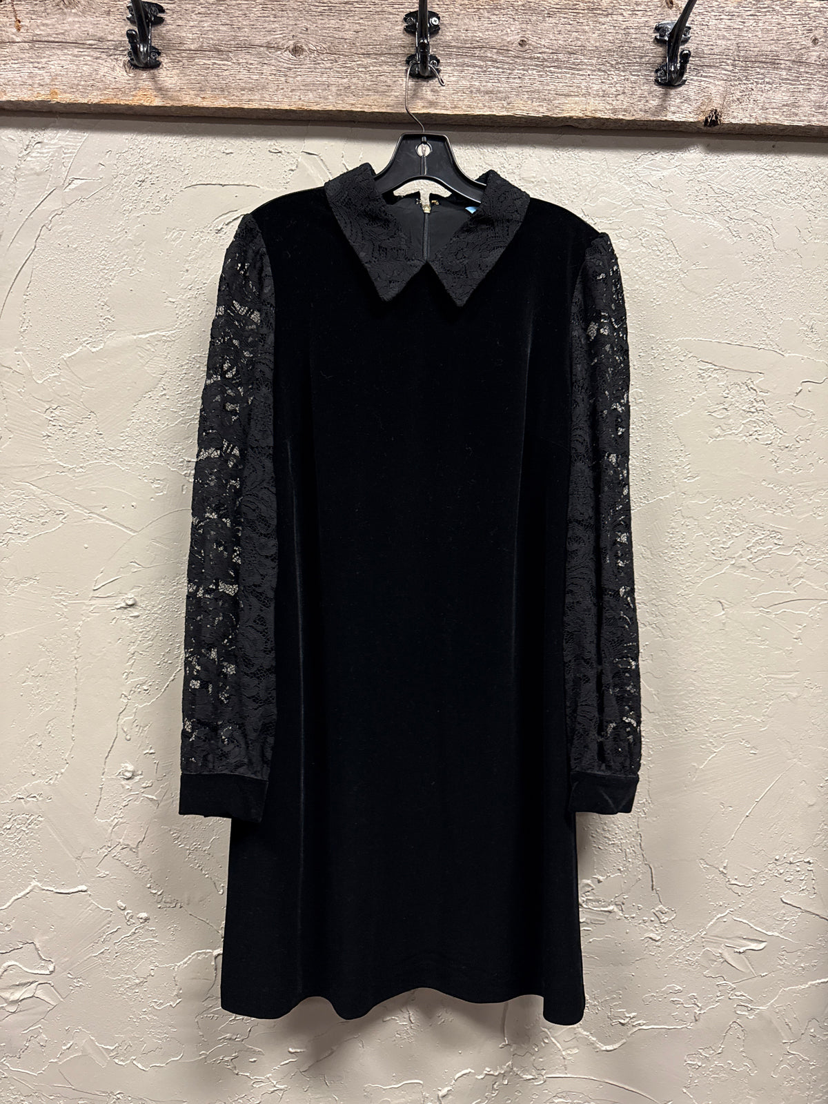NWT Draper James Velvet Dress (org$175)