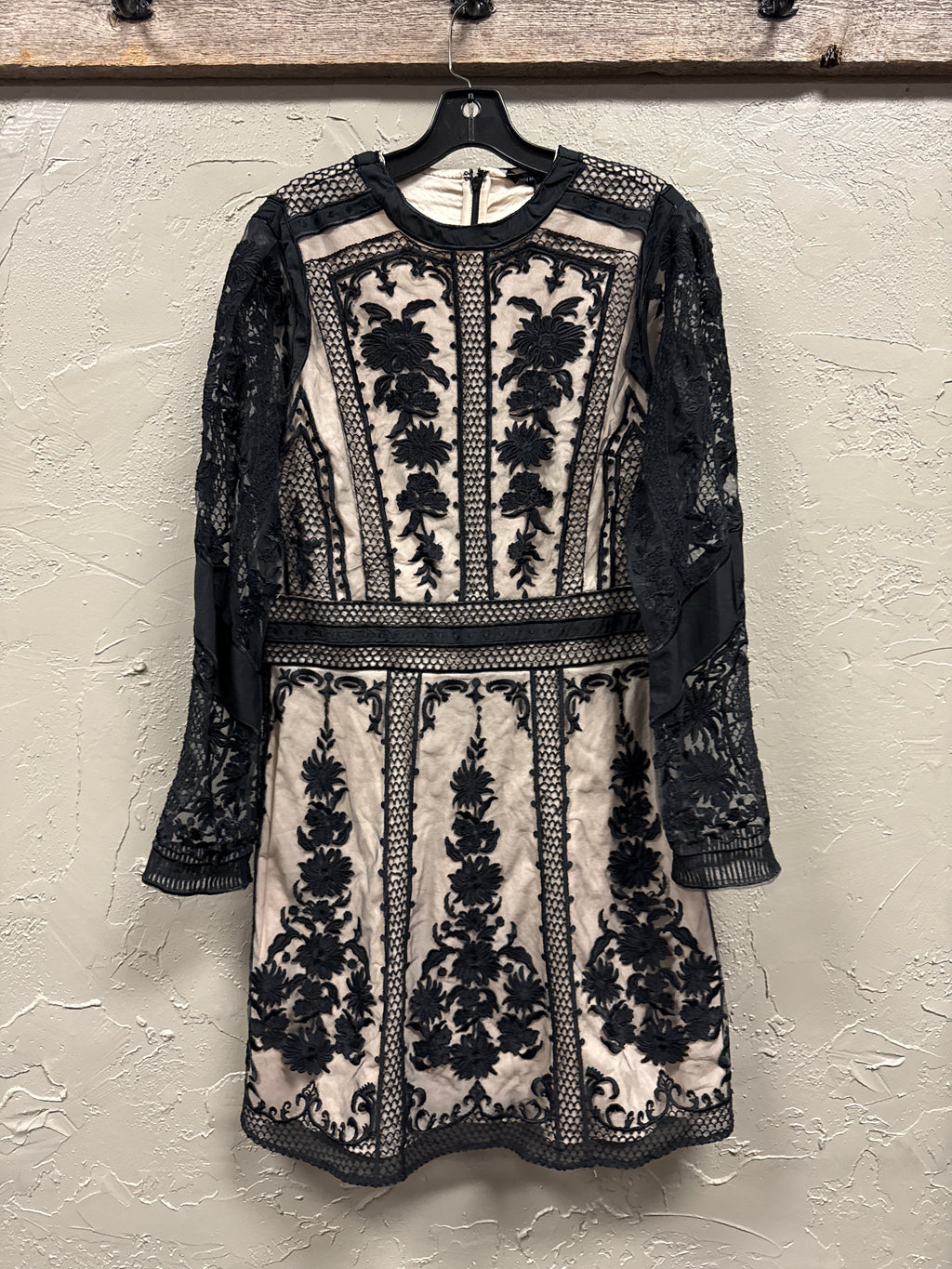 NWT KAREN MILLEN EMBROIDERED DRESS (org$342)