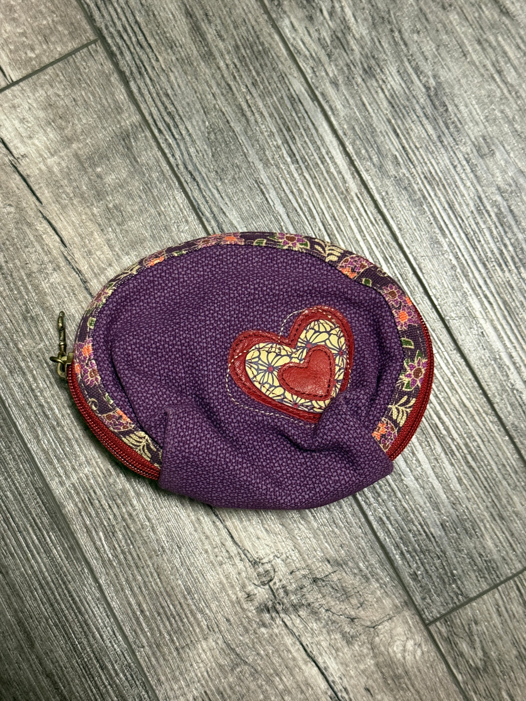 NWT FOSSIL HEART POUCH (org$20)