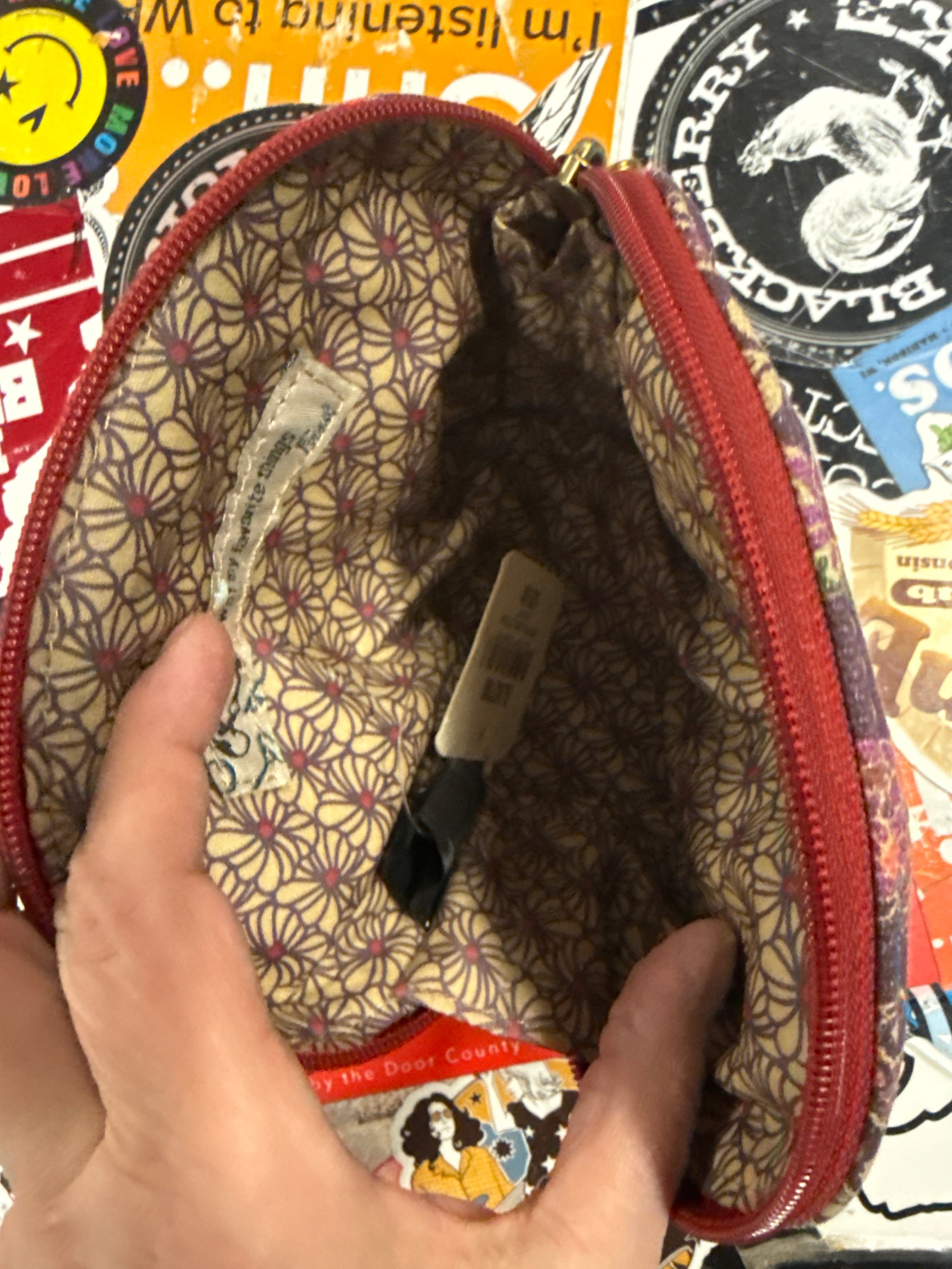 NWT FOSSIL HEART POUCH (org$20)