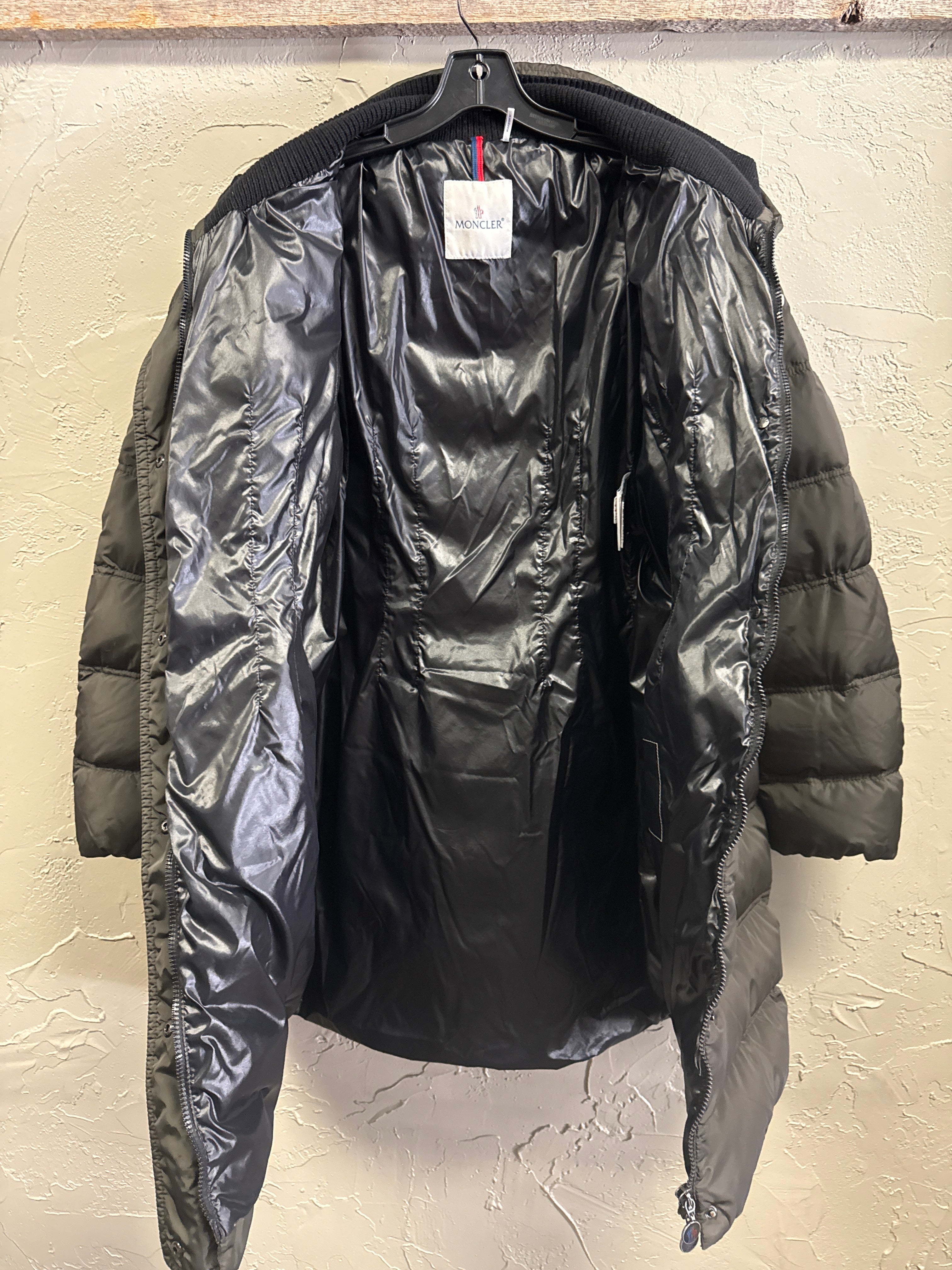 MONCLER VOS DOWN COAT (org$1250)