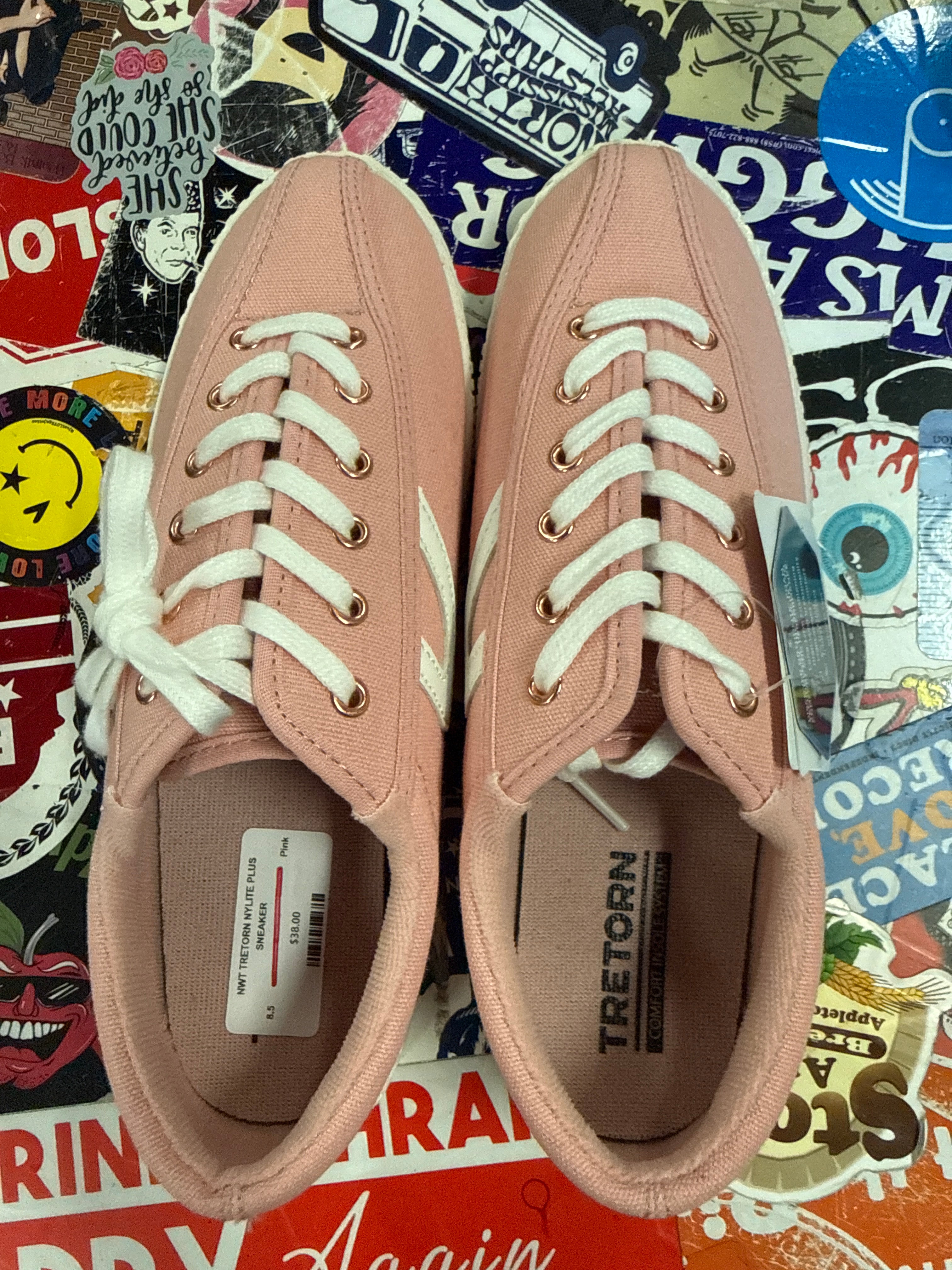 NWT TRETORN NYLITE PLUS SNEAKER