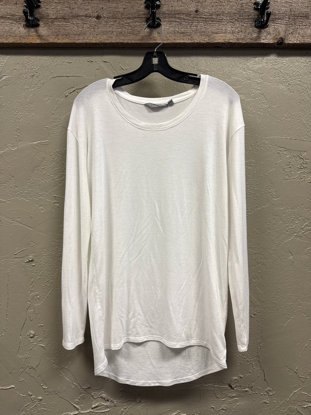 ATHLETA LONG SLEEVE TEE