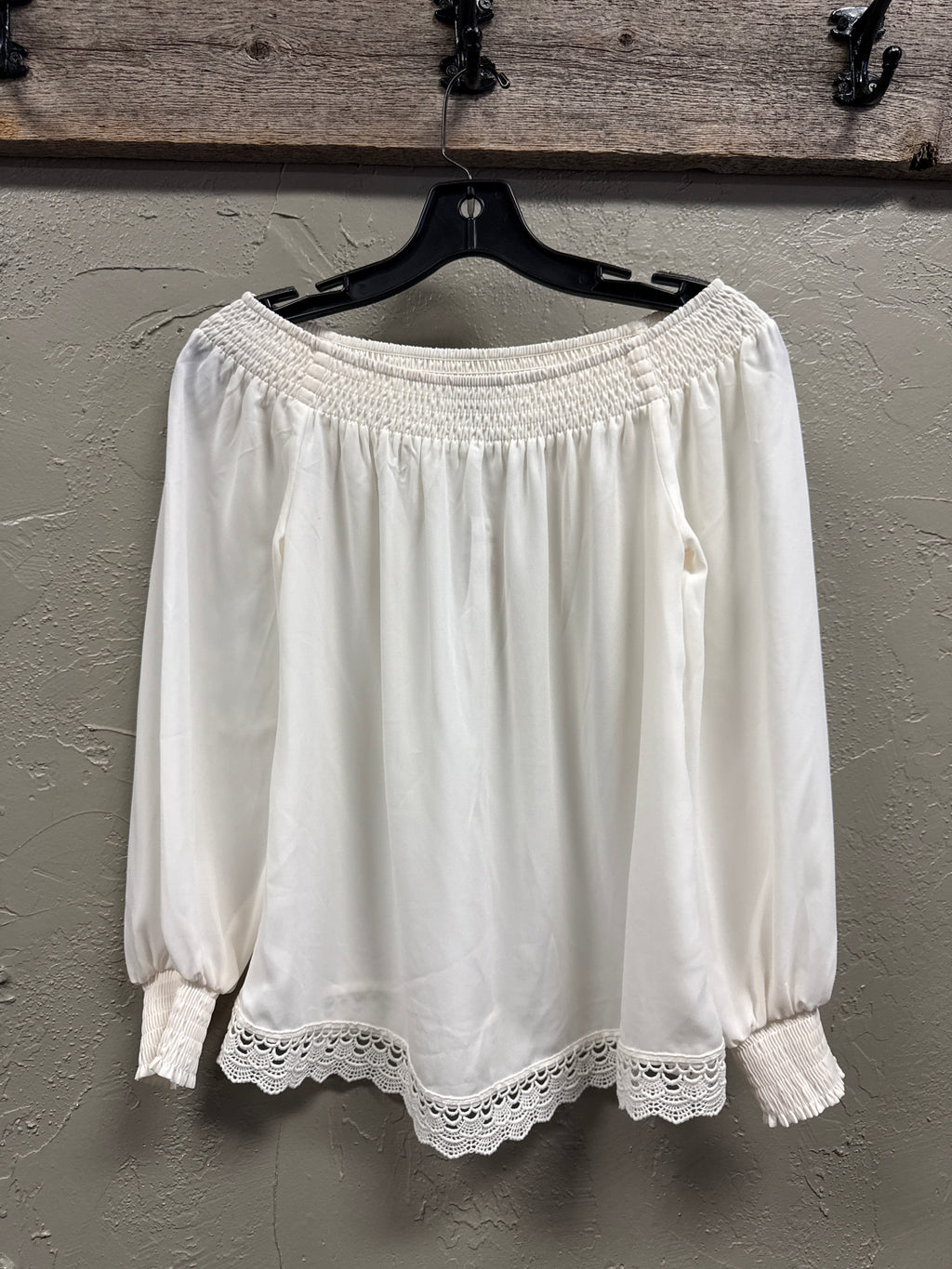 NWT EXPRESS OFF THE SHOULDER TOP (org$50)