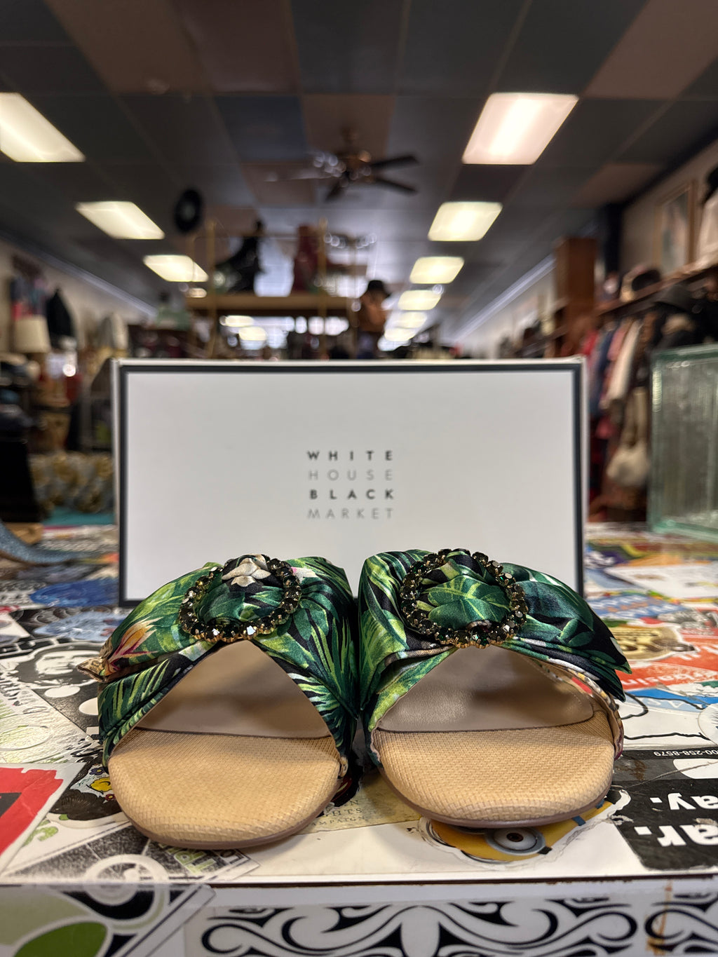 NIB WHBM EMERALD BOW SLIDES (org$110)