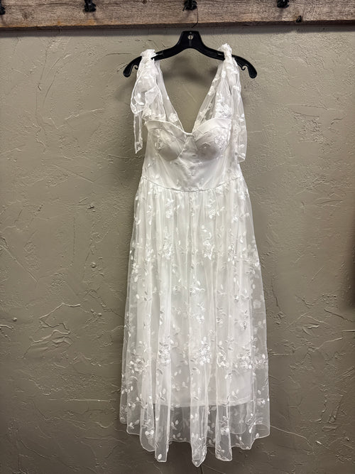 *NWT Embroidered Tulle Midi Dress (org$189)