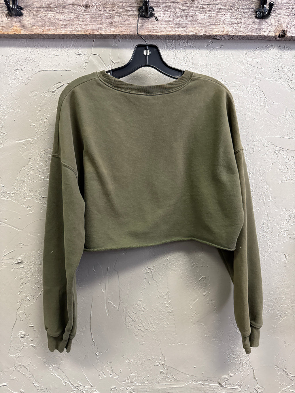 CROP CREWNECK SWEATSHIRT