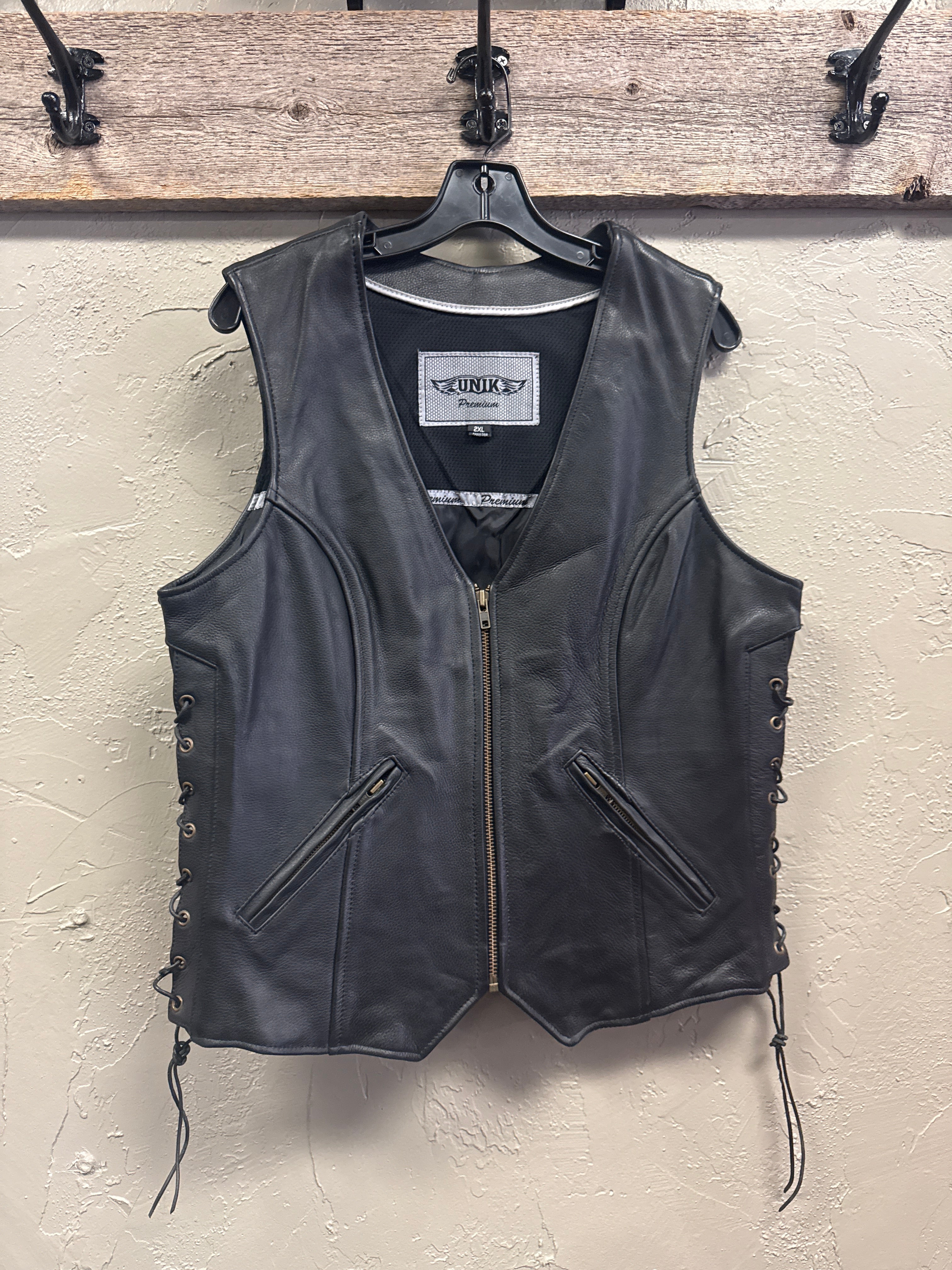 NWT UNIK WOMENS LEATHER VESTS (org$399)