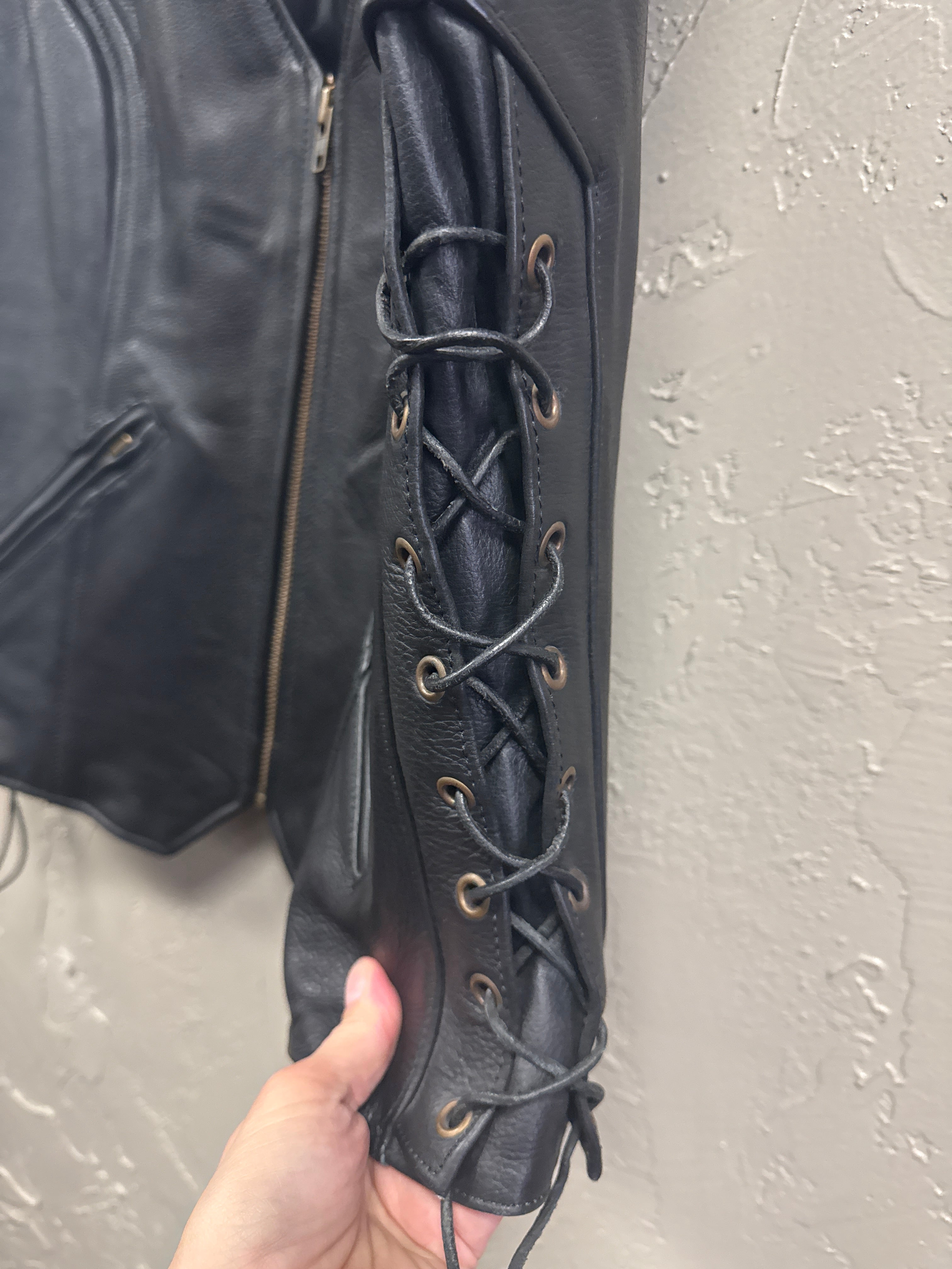 NWT UNIK WOMENS LEATHER VESTS (org$399)