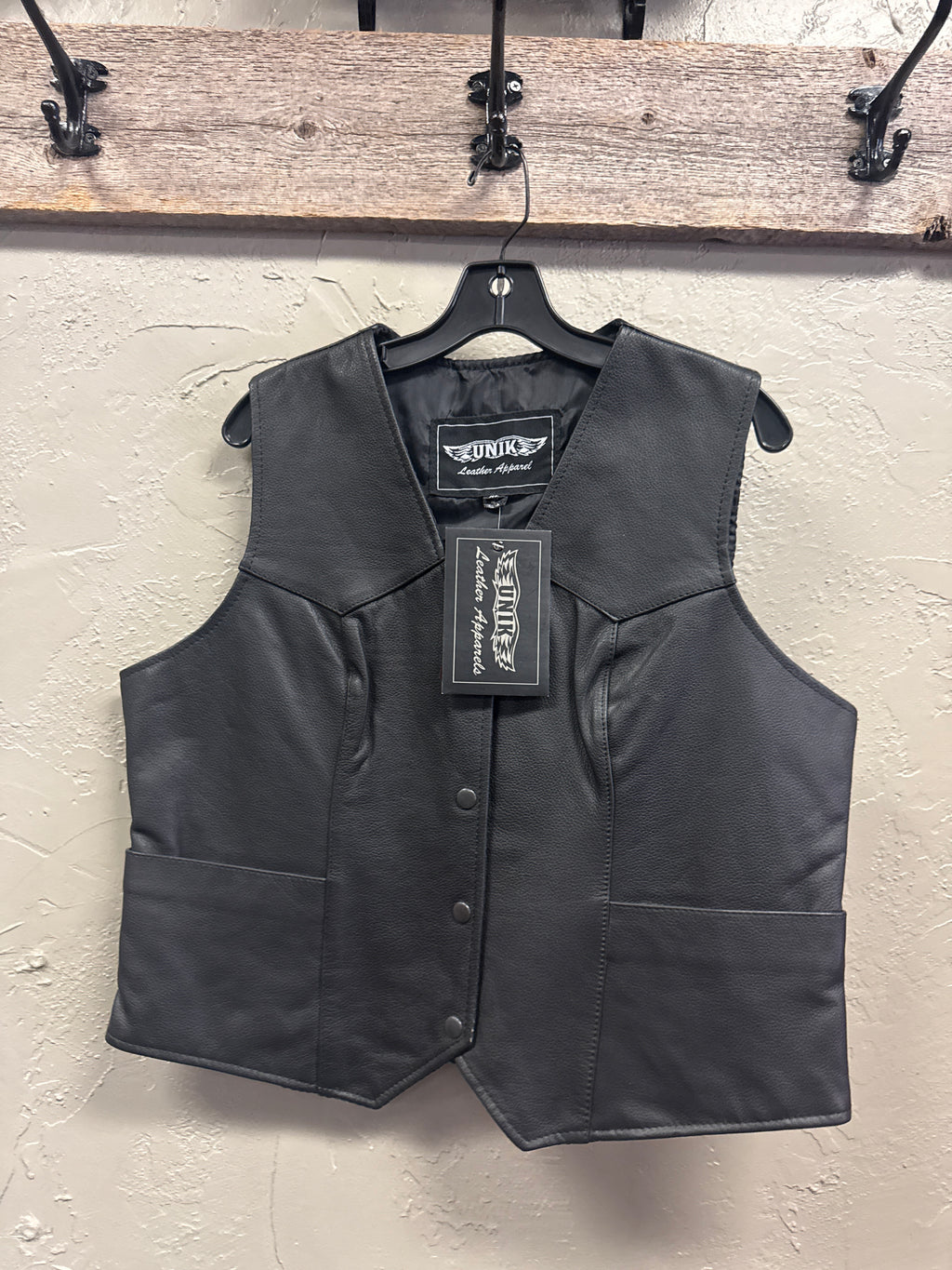 NWT UNIK WOMENS LEATHER VEST