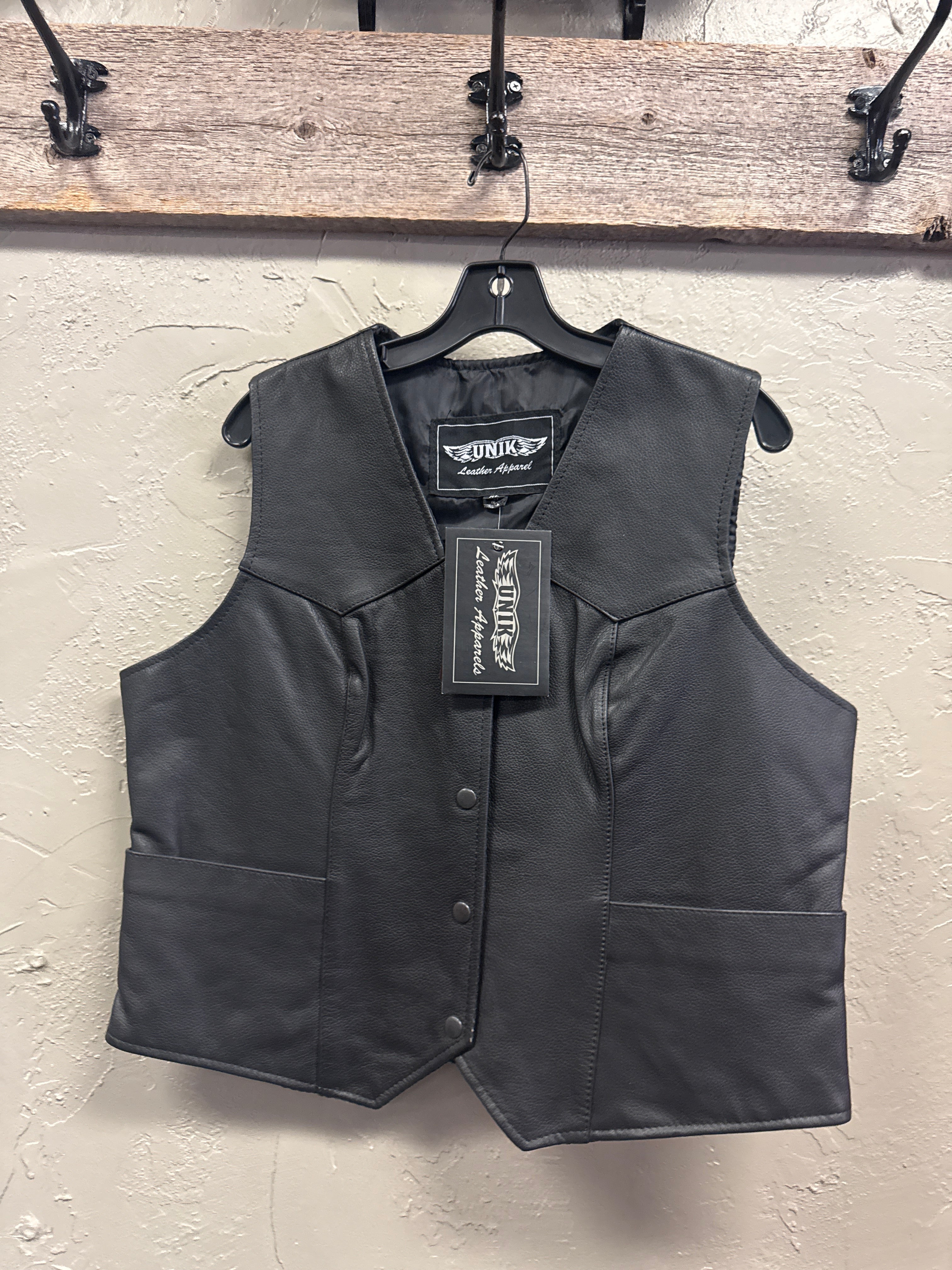 NWT UNIK WOMENS LEATHER VEST