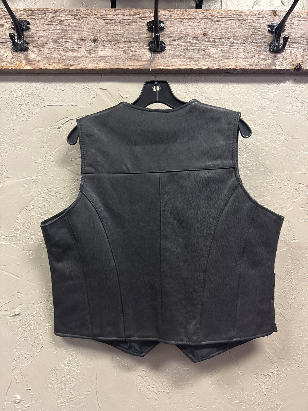 NWT UNIK WOMENS LEATHER VEST