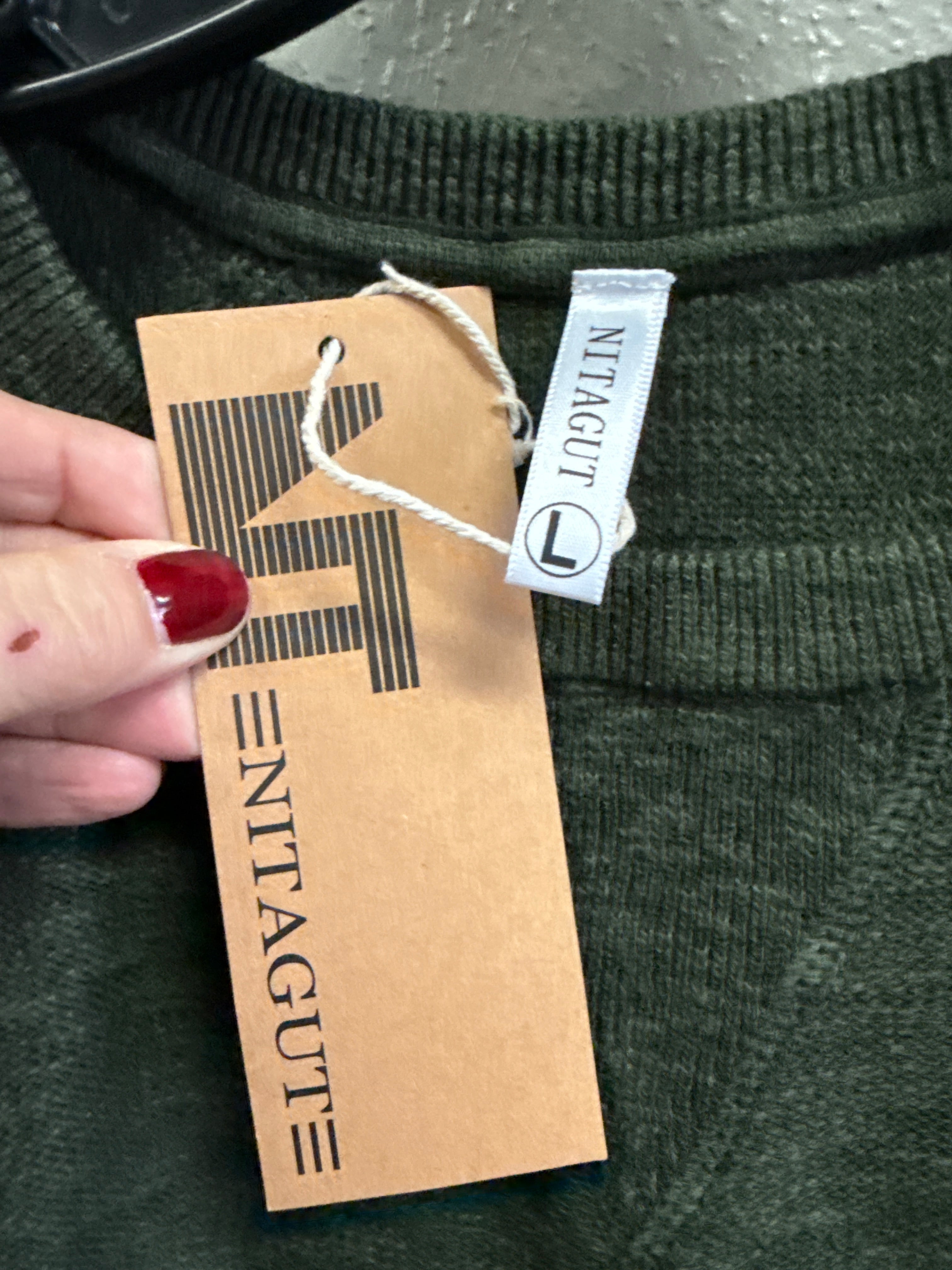 NWT NITAGUT CREWNECK PULLOVER