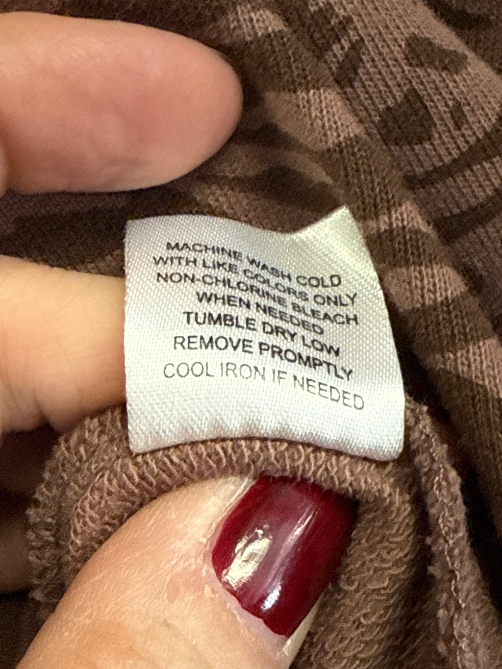 NWT VINYL ICONS TIGER-PRINT SWEATSHIRT