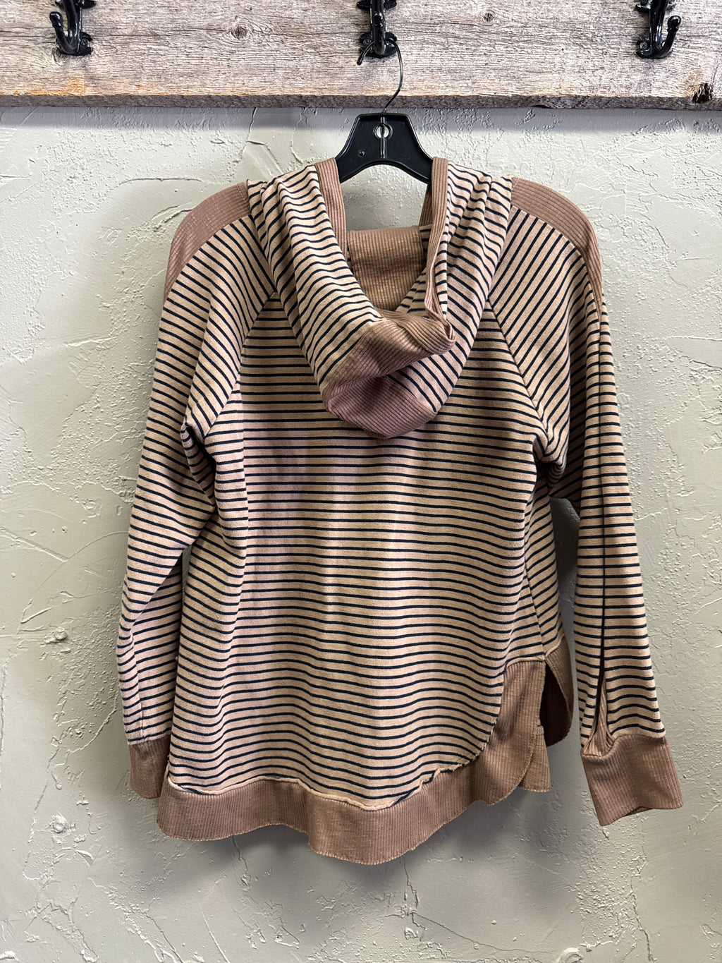 DOE & RAE STRIPED PULLOVER