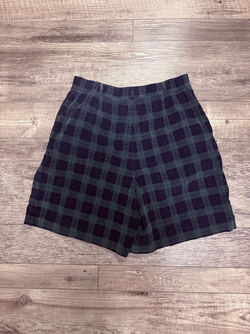 VTG 90s HIGH-WAISTED SHORTS