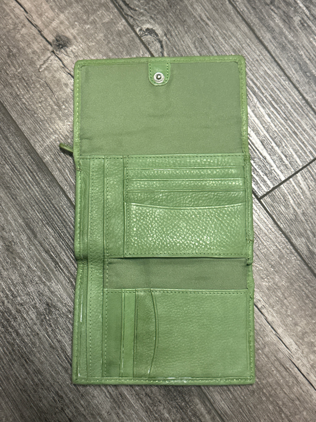 VTG POP STITCH TRI-FOLD WALLET