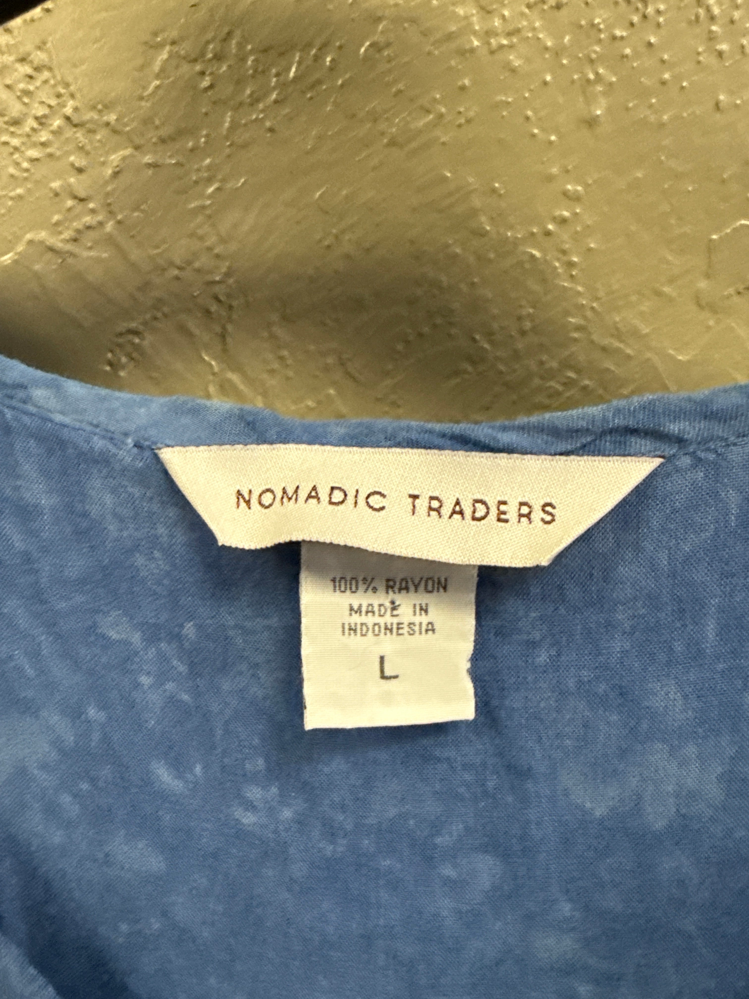 NORDIC TRADERS V-NECK TOP