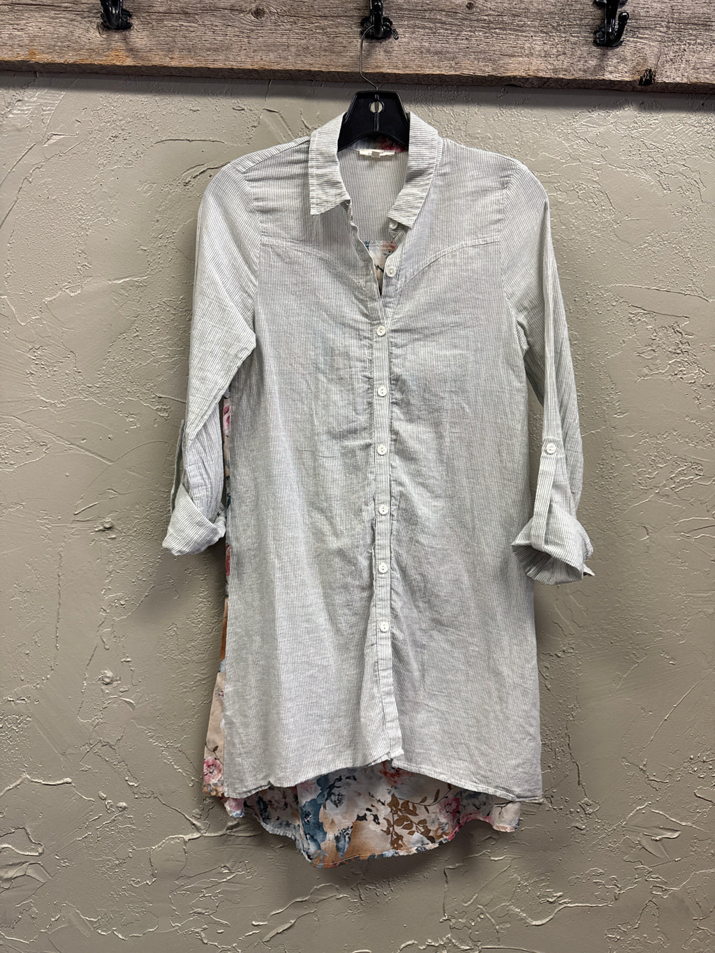MYSTREE DUAL-PANEL FLORAL BACK TOP