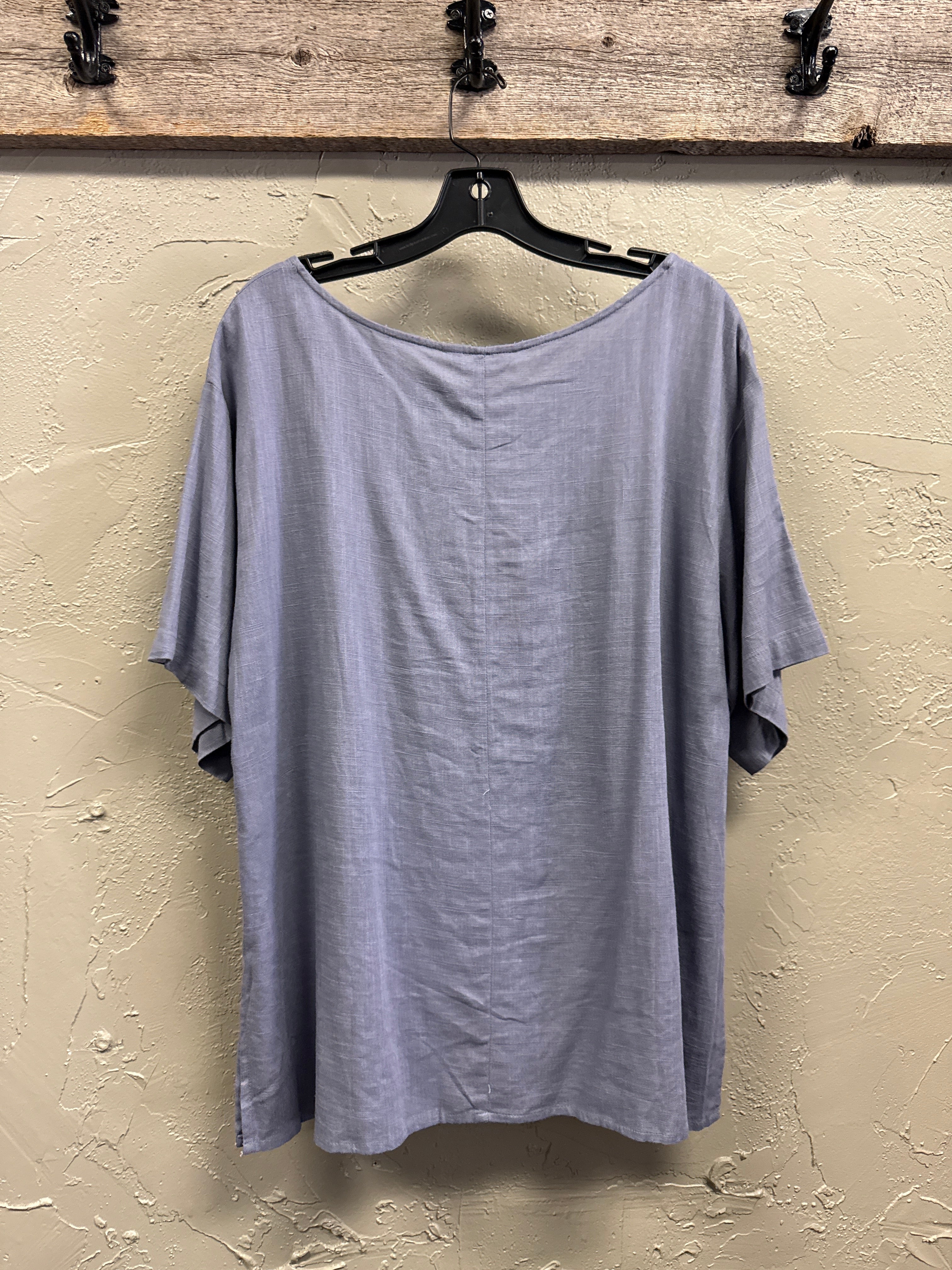 NWT TENDENCY DAISY SHIRT