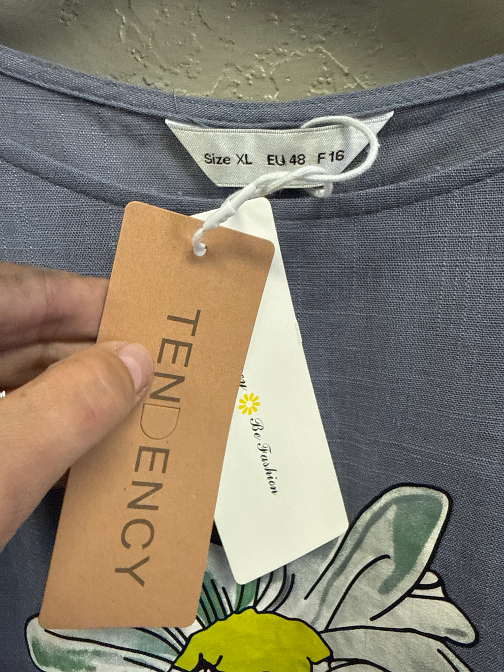 NWT TENDENCY DAISY SHIRT